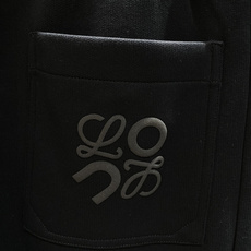 《𝙉𝙚𝙬🖤🤍罗家》Loewe 罗意威,2025秋季最新款,时尚休闲裤,原单狠货,简约舒适,版型不挑人,采 《𝙉𝙚𝙬🖤🤍罗家》Loewe 罗意威,2025秋季最新款,时尚休闲裤,原单狠货,简约舒适,版型不挑人,采