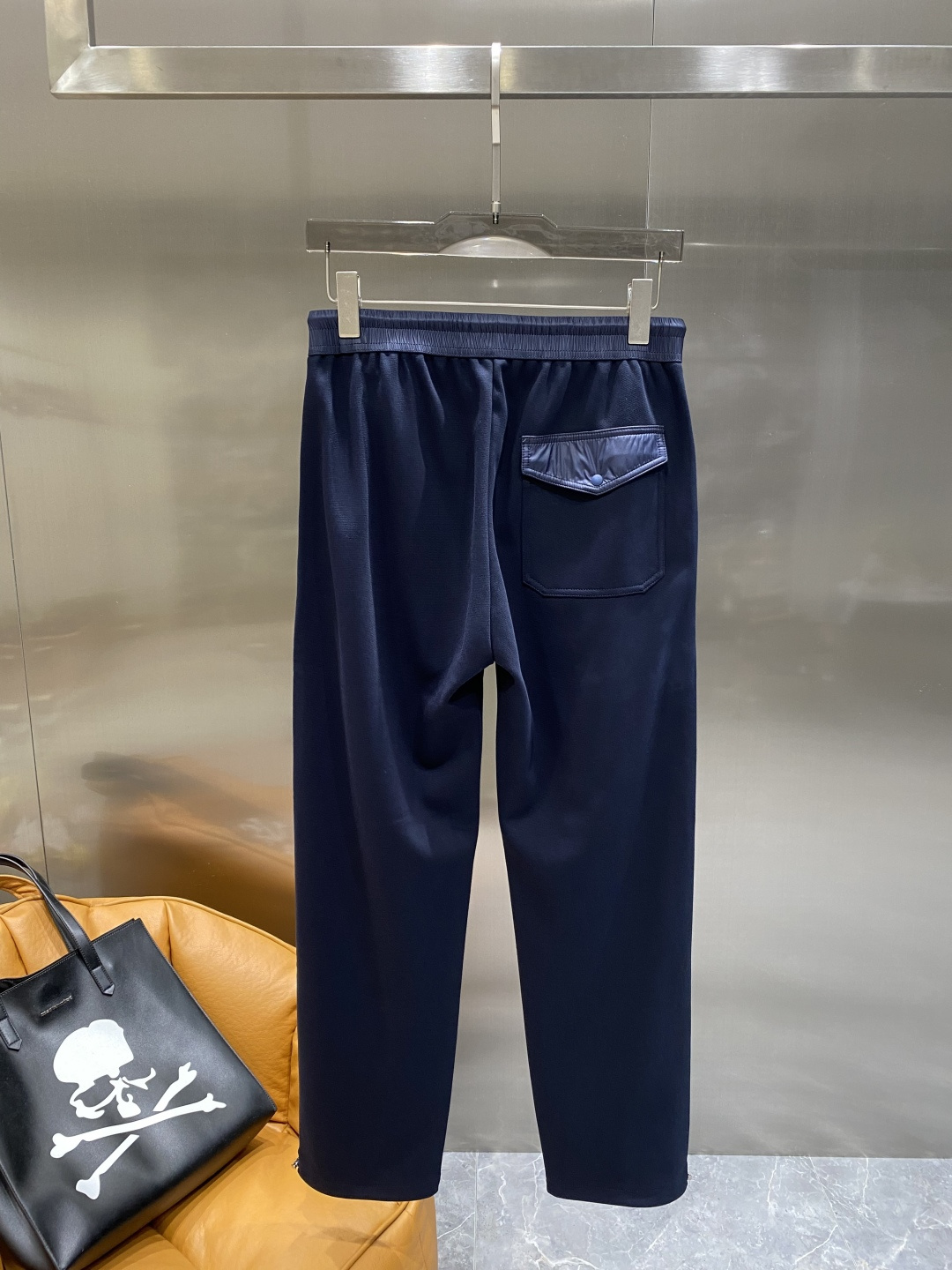 《𝙉𝙚𝙬🖤🤍蒙家》2025SS早秋冬新品 丝光加厚纯棉面料男士运动休闲裤 每季必出的类型，无需质疑的热卖