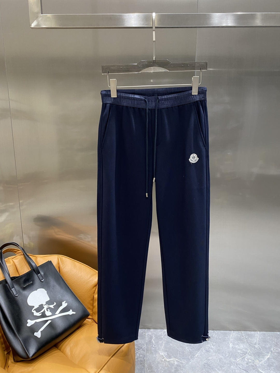 《𝙉𝙚𝙬🖤🤍蒙家》2025SS早秋冬新品 丝光加厚纯棉面料男士运动休闲裤 每季必出的类型，无需质疑的热卖