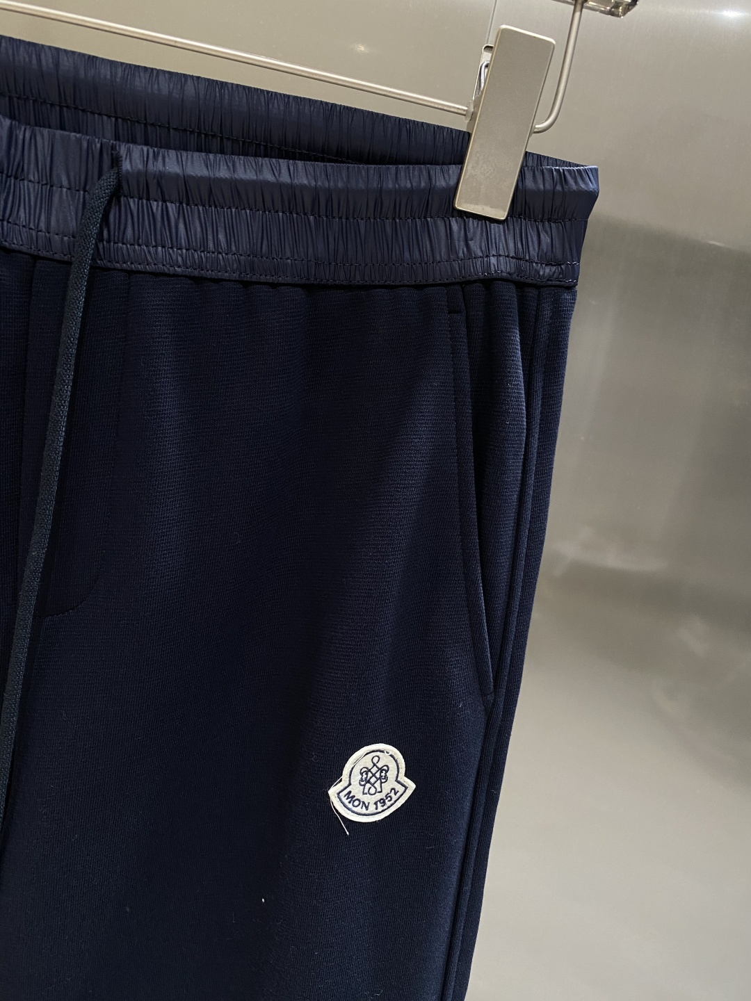 《𝙉𝙚𝙬🖤🤍蒙家》2025SS早秋冬新品 丝光加厚纯棉面料男士运动休闲裤 每季必出的类型，无需质疑的热卖