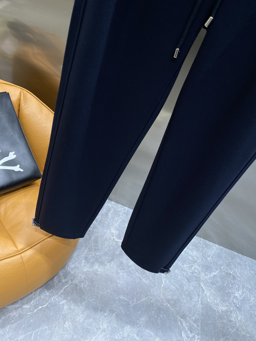 《𝙉𝙚𝙬🖤🤍蒙家》2025SS早秋冬新品 丝光加厚纯棉面料男士运动休闲裤 每季必出的类型，无需质疑的热卖