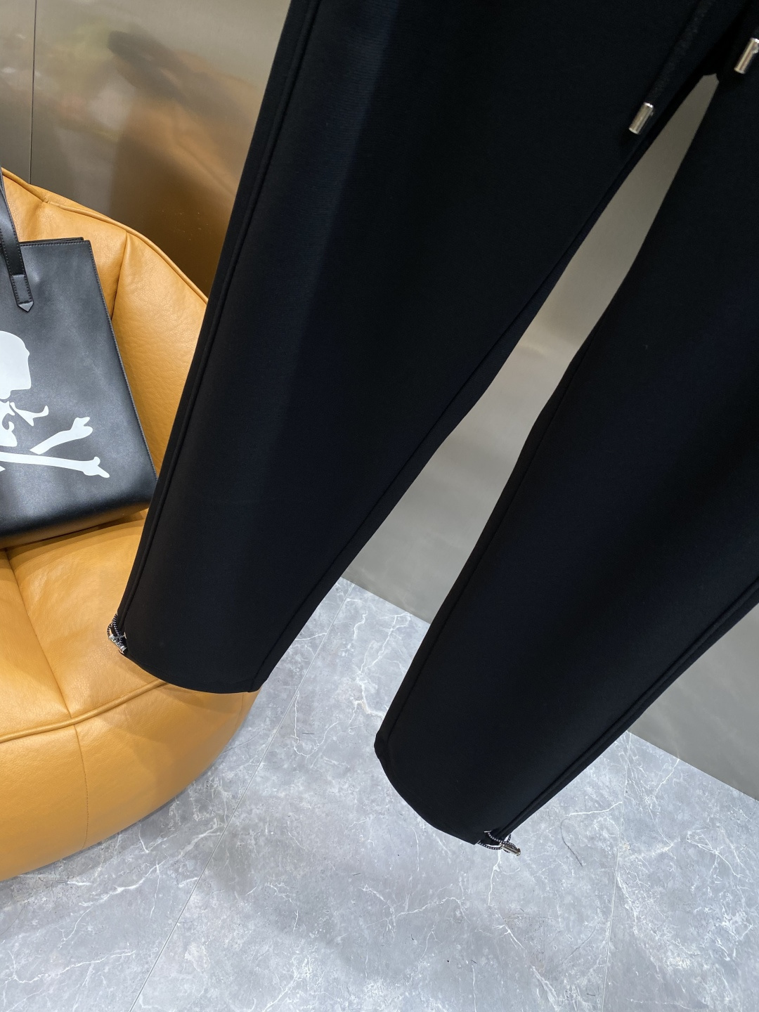 《𝙉𝙚𝙬🖤🤍蒙家》2025SS早秋冬新品 丝光加厚纯棉面料男士运动休闲裤 每季必出的类型，无需质疑的热卖