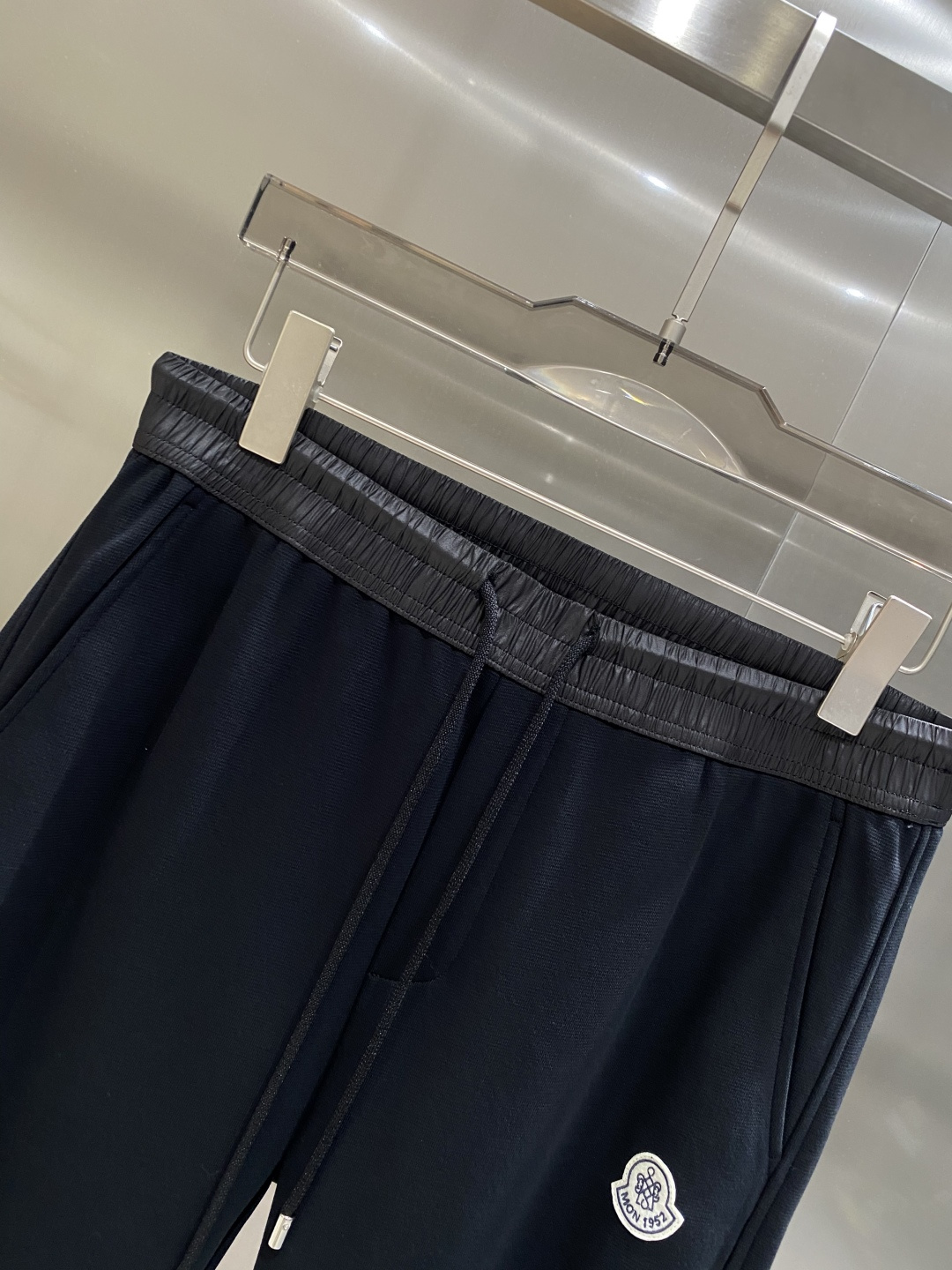 《𝙉𝙚𝙬🖤🤍蒙家》2025SS早秋冬新品 丝光加厚纯棉面料男士运动休闲裤 每季必出的类型，无需质疑的热卖