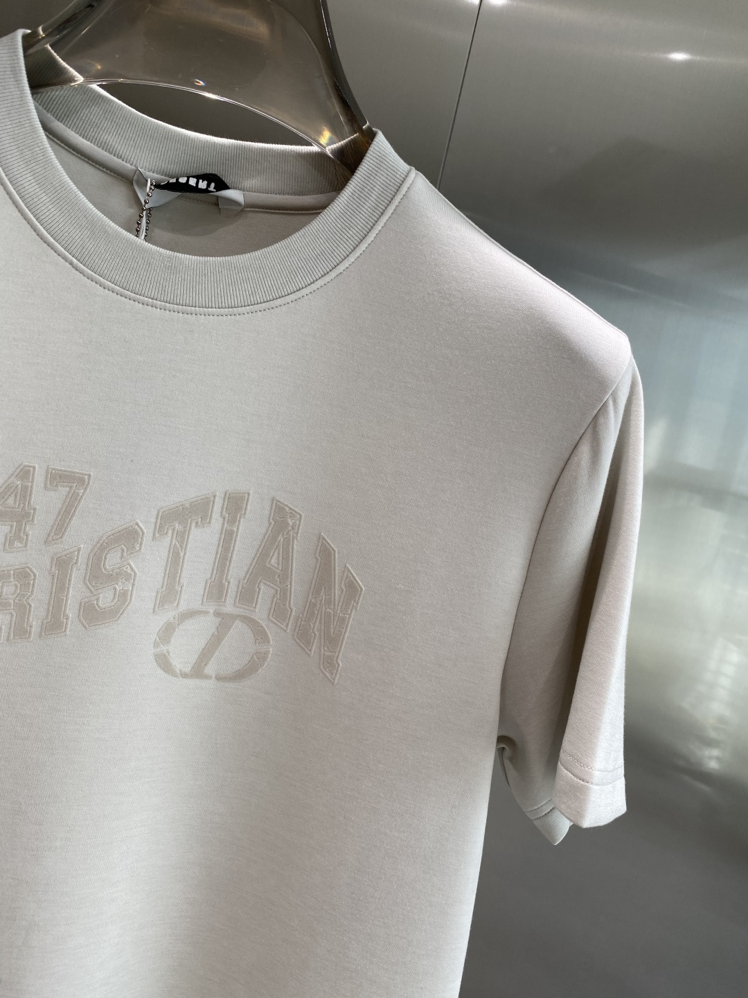 《𝙉𝙚𝙬🖤🤍华家》25SS新款首发专柜最新款圆领短袖 高端订制 设计前卫时尚！品牌logo重工艺设计 高