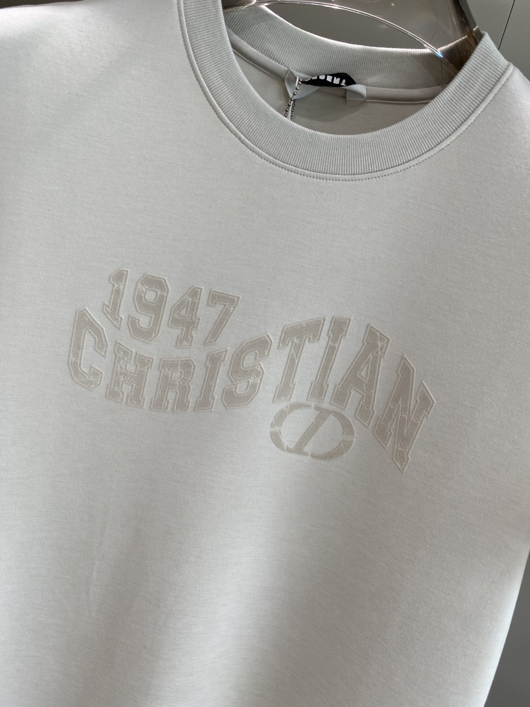 《𝙉𝙚𝙬🖤🤍华家》25SS新款首发专柜最新款圆领短袖 高端订制 设计前卫时尚！品牌logo重工艺设计 高