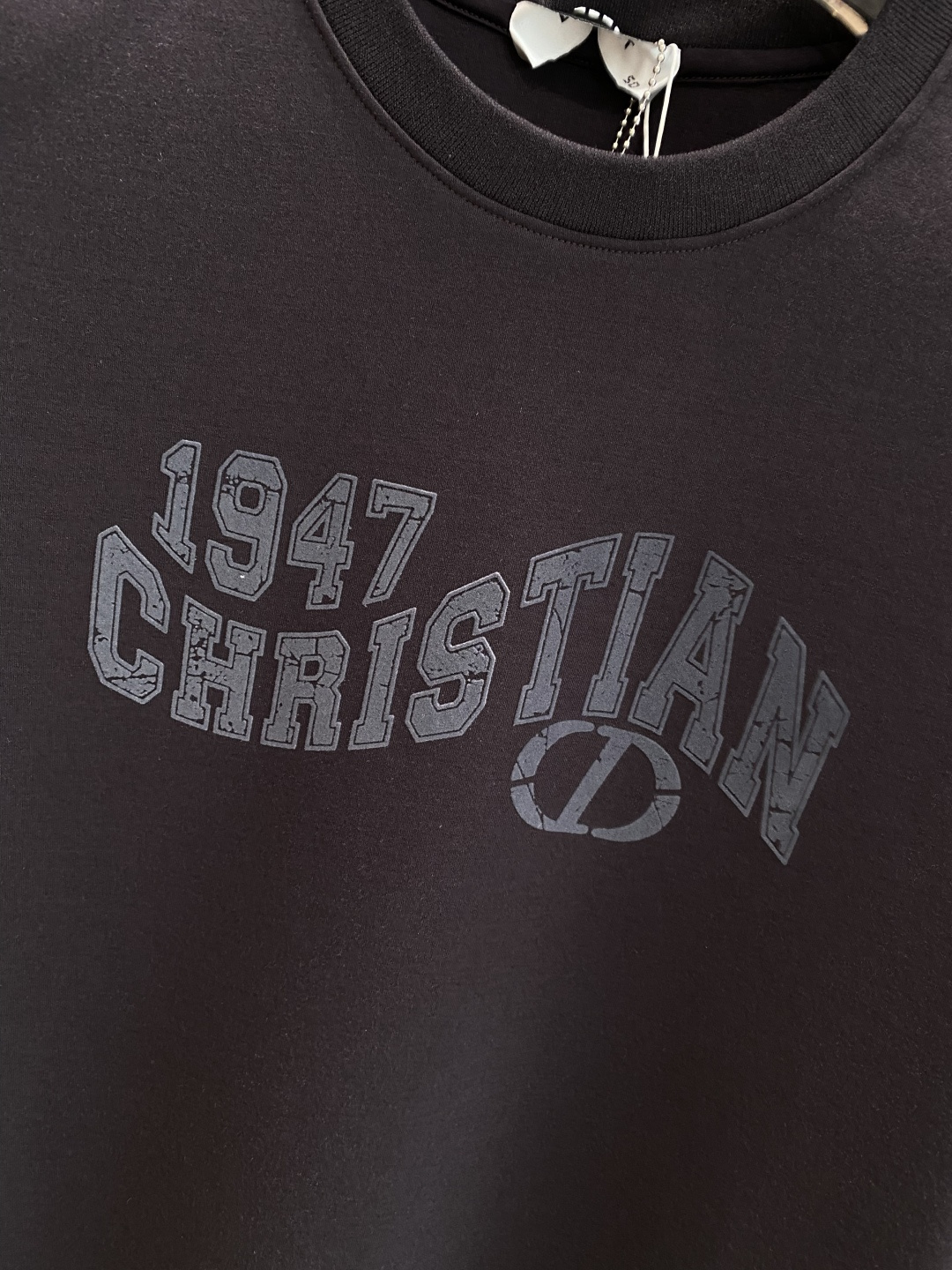 《𝙉𝙚𝙬🖤🤍华家》25SS新款首发专柜最新款圆领短袖 高端订制 设计前卫时尚！品牌logo重工艺设计 高