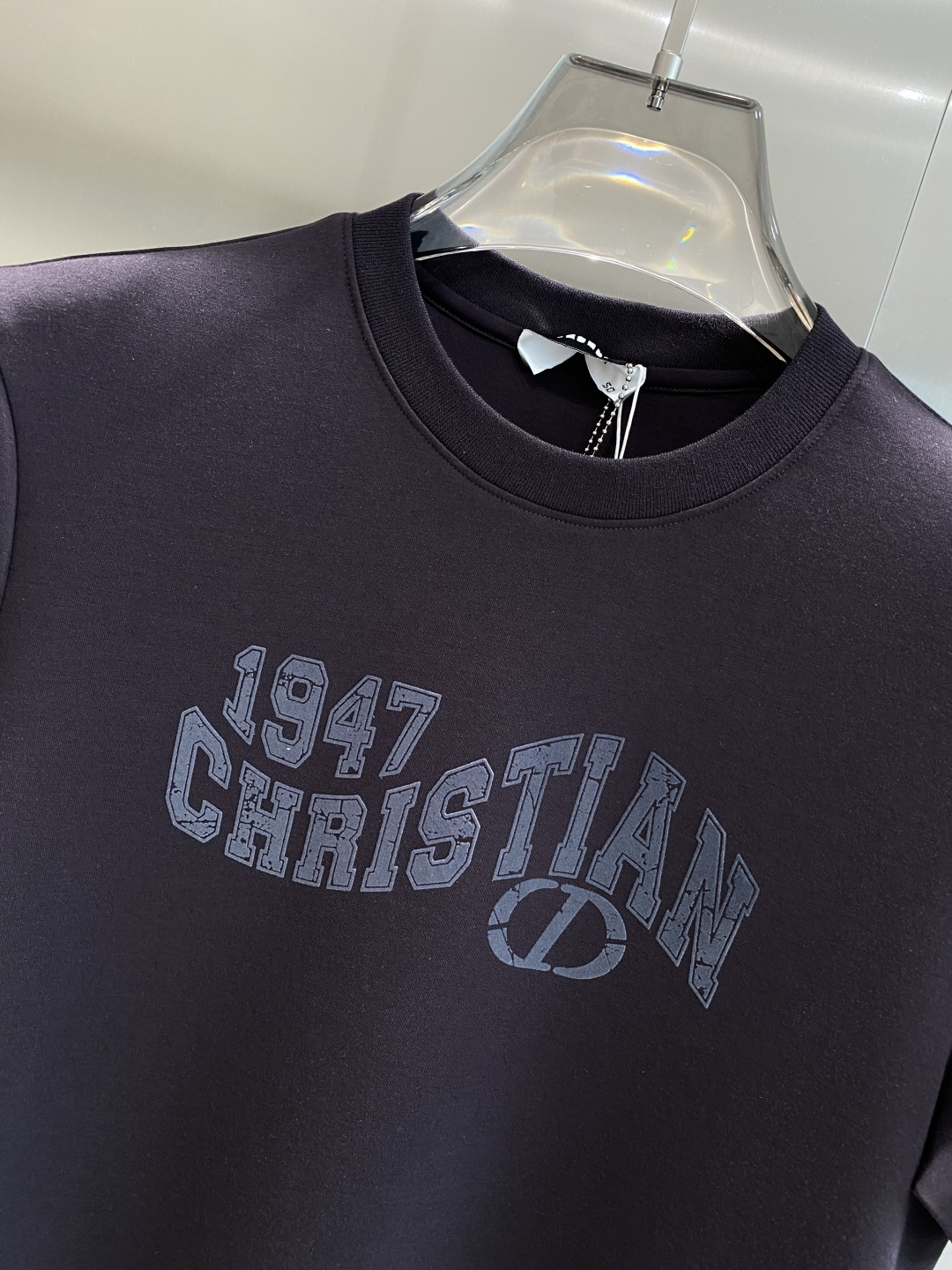 《𝙉𝙚𝙬🖤🤍华家》25SS新款首发专柜最新款圆领短袖 高端订制 设计前卫时尚！品牌logo重工艺设计 高