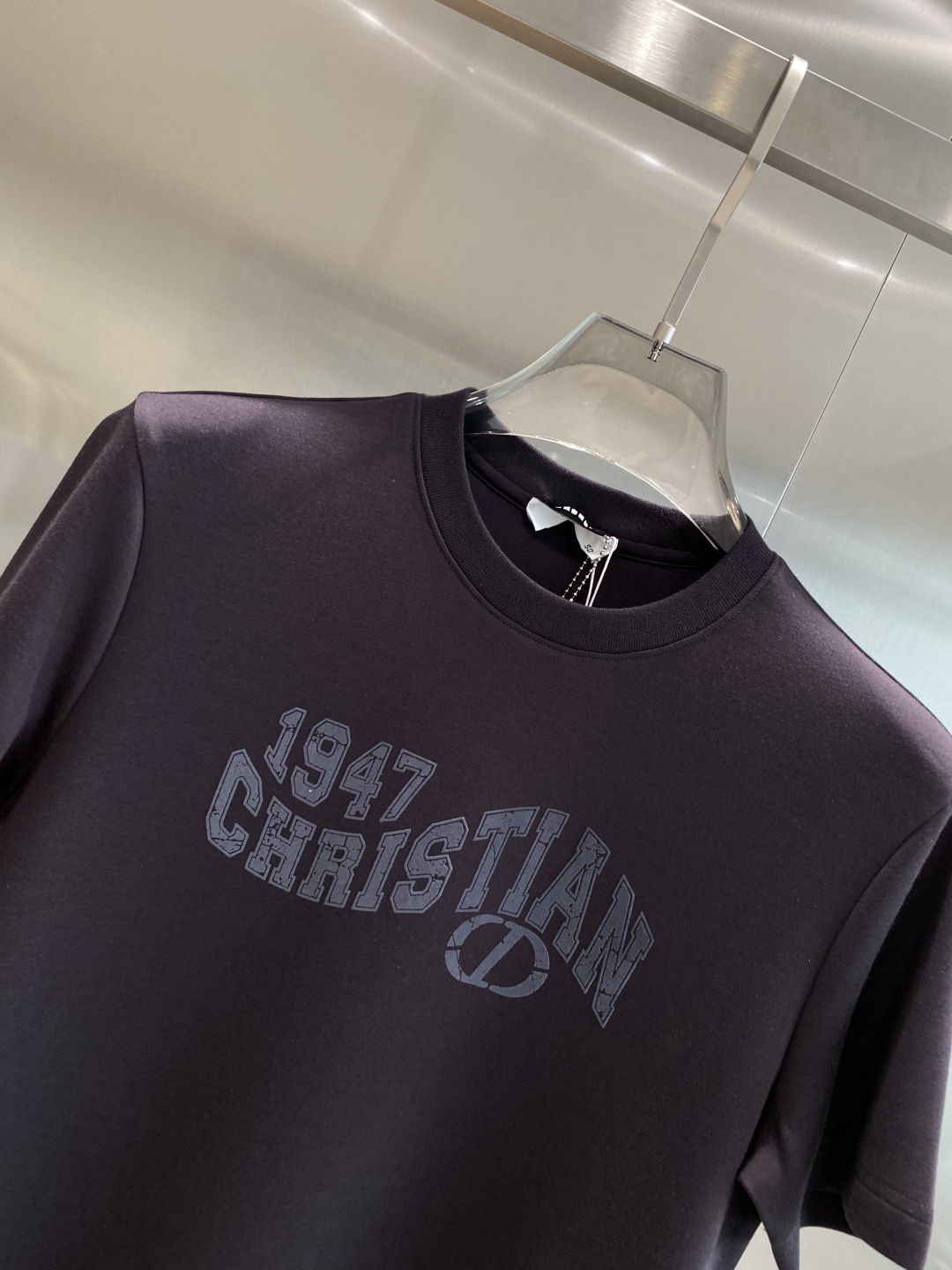 《𝙉𝙚𝙬🖤🤍华家》25SS新款首发专柜最新款圆领短袖 高端订制 设计前卫时尚！品牌logo重工艺设计 高