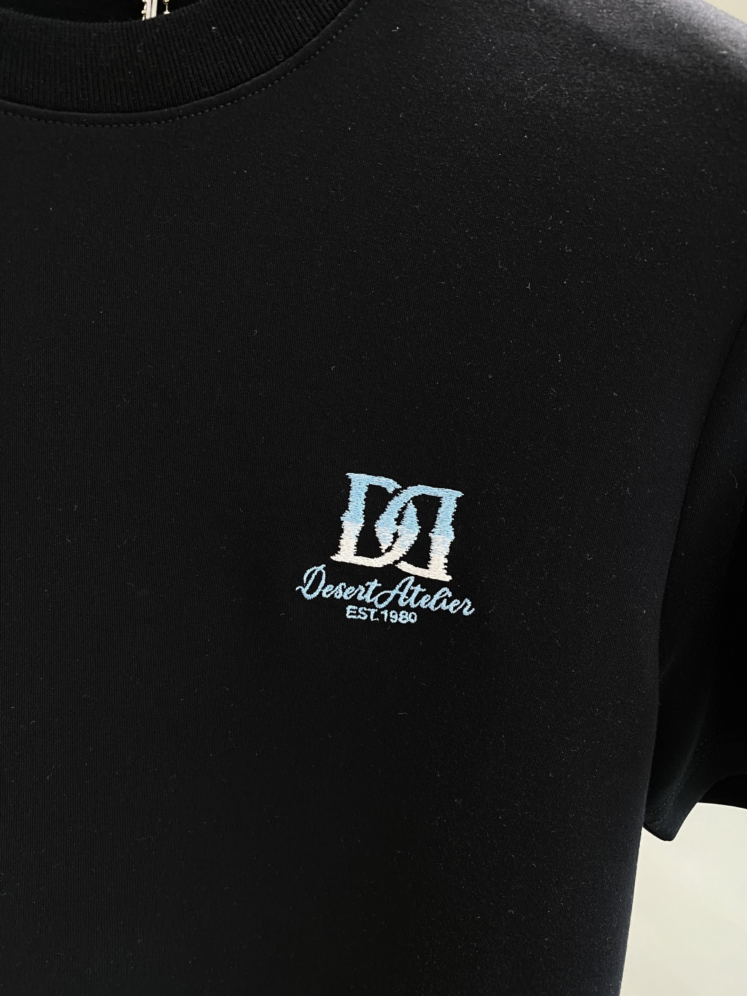 《𝙉𝙚𝙬🖤🤍DG家》25SS新款首发专柜最新款圆领短袖 高端订制 设计前卫时尚！品牌logo重工艺设计 