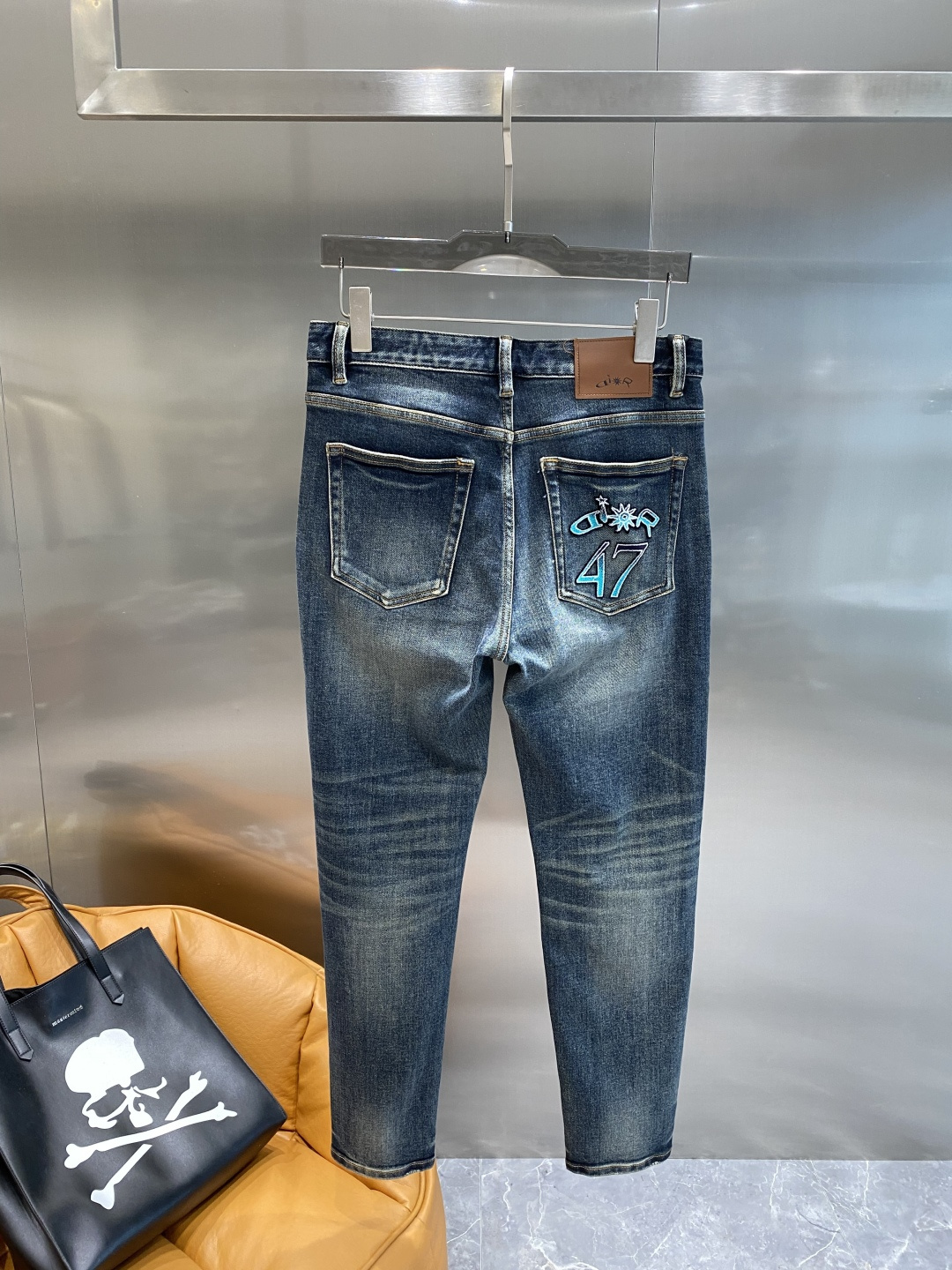NO:519920,'Dijia' 2025ss new original single hot jeans super customized original hardware super heavy industry craftsmanship excellent style, impeccable details!  The style is not picky, the workmanship is high-end, the super good goods are not waiting for everyone, please start quickly, size 29-36 the next day, dior, jeans, alexander wang19860909《迪家》 2025ss新款原单爆款牛仔裤 超级定制款 原版五金 超级重工工艺 版型超赞,细节做工无可挑剔！款式不挑人,做工高档,超强好货不等人,看中赶紧下手,尺码29-36隔天,,dior,jeans,alexander wang,Men's clothing