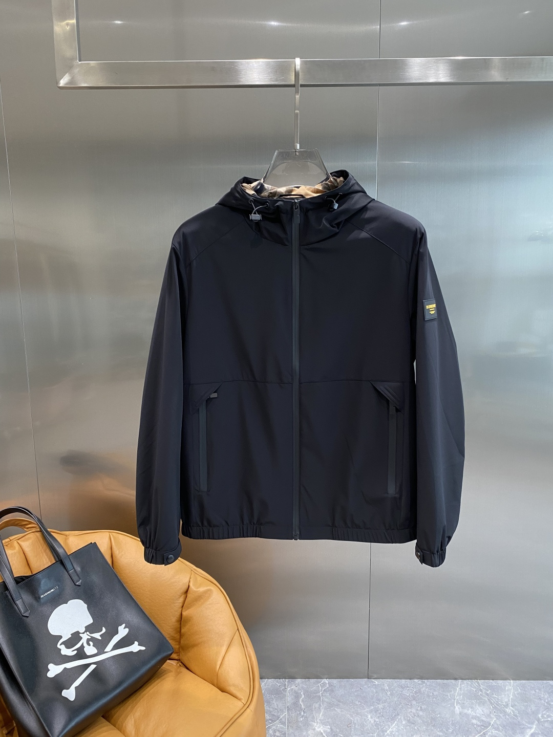 NO:524614,'Ba Jia' 2025ss early autumn new style released jacket and cotton jacket. Spring jacket!  Wearing it is comfortable and slim, lazy and casual, combined with clean and simple colors, it is particularly pleasing to look at and is suitable for daily wear~ I love to launch sports items embellished with vitality to welcome the arrival of the warm season!  Size M-3XL the next day, burberry, jackets & coats, jackets & coats, alexander wang19860909《巴家》 2025ss早秋新款发布夹克夹棉外套.春款外套！穿上就是舒适自在又显瘦的存在,慵懒而随性,结合干净简单的色系就特别耐看,适合日常穿着~倾情推出缀饰活力的运动单品,迎接温暖季节的到来！尺码M-3XL隔天,,burberry,jackets & coats,jackets & coats,alexander wang,Men's clothing