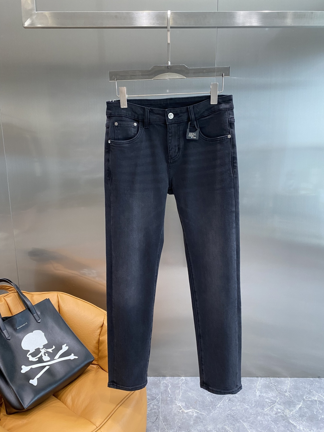 NO:526697,'Dijia' 2025 latest product, special counters are available at the same time, original single product, washable casual jeans, imported original washing elastic fabric, comfortable and elastic, original hardware and auxiliary decorative logo, super positive style, extremely high grade, counter quality, fashionable and stylish upper body, 29-36 next day, dior, jeans, alexander wang19860909《迪家》 2025最新品,专柜同步有售,原单狠货,水洗休闲牛仔裤,进口原版水洗弹力面料,舒适有弹性,原版五金辅料装饰logo,版型超正,档次极高,专柜品质,上身时尚有型,码数29-36隔天,,dior,jeans,alexander wang,Men's clothing