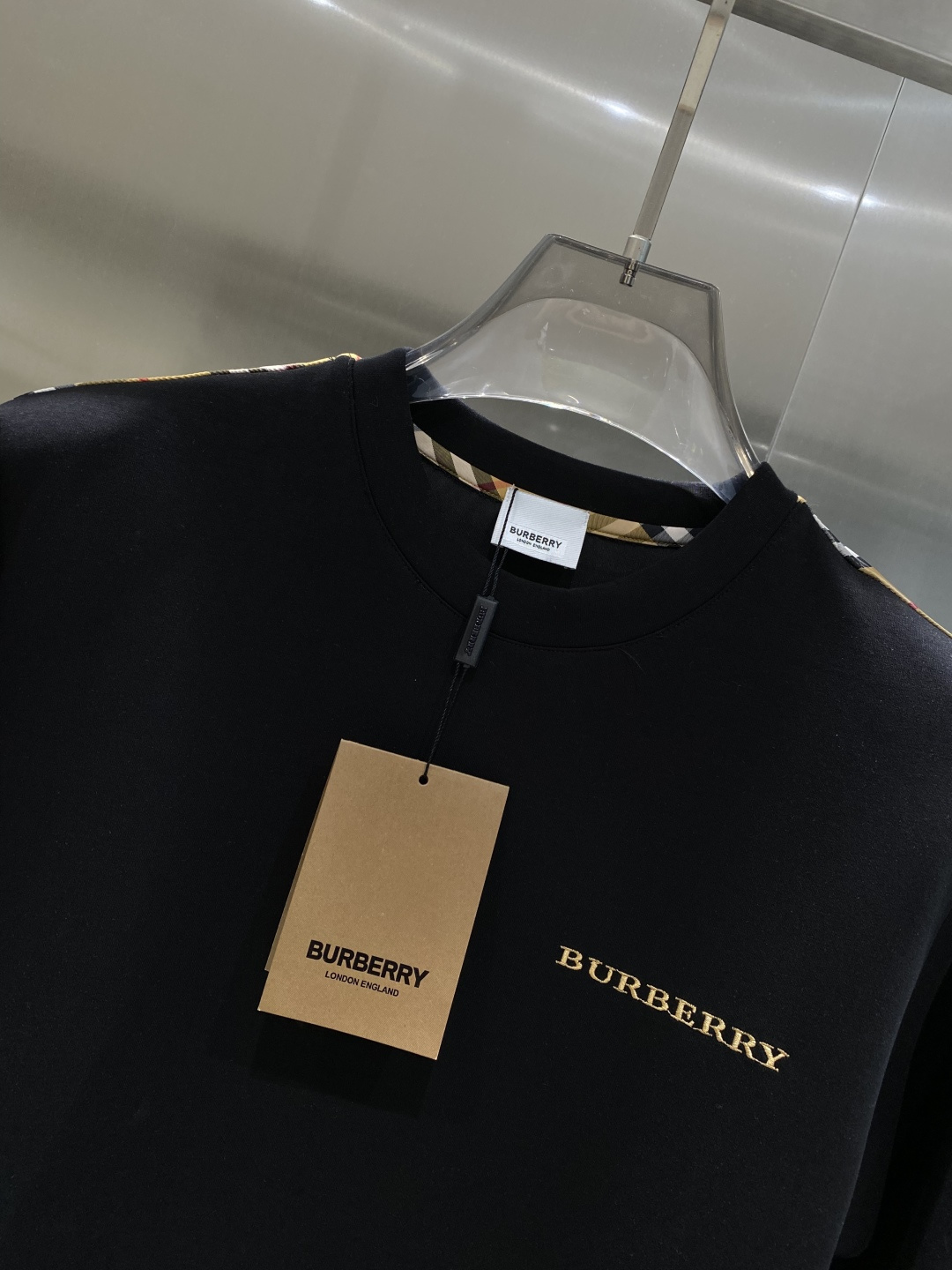 《𝙉𝙚𝙬🤍🖤巴家》25秋冬新品空气层 圆领卫衣，正面品牌标识设计，创意重释品牌标志性设计，采用400克重