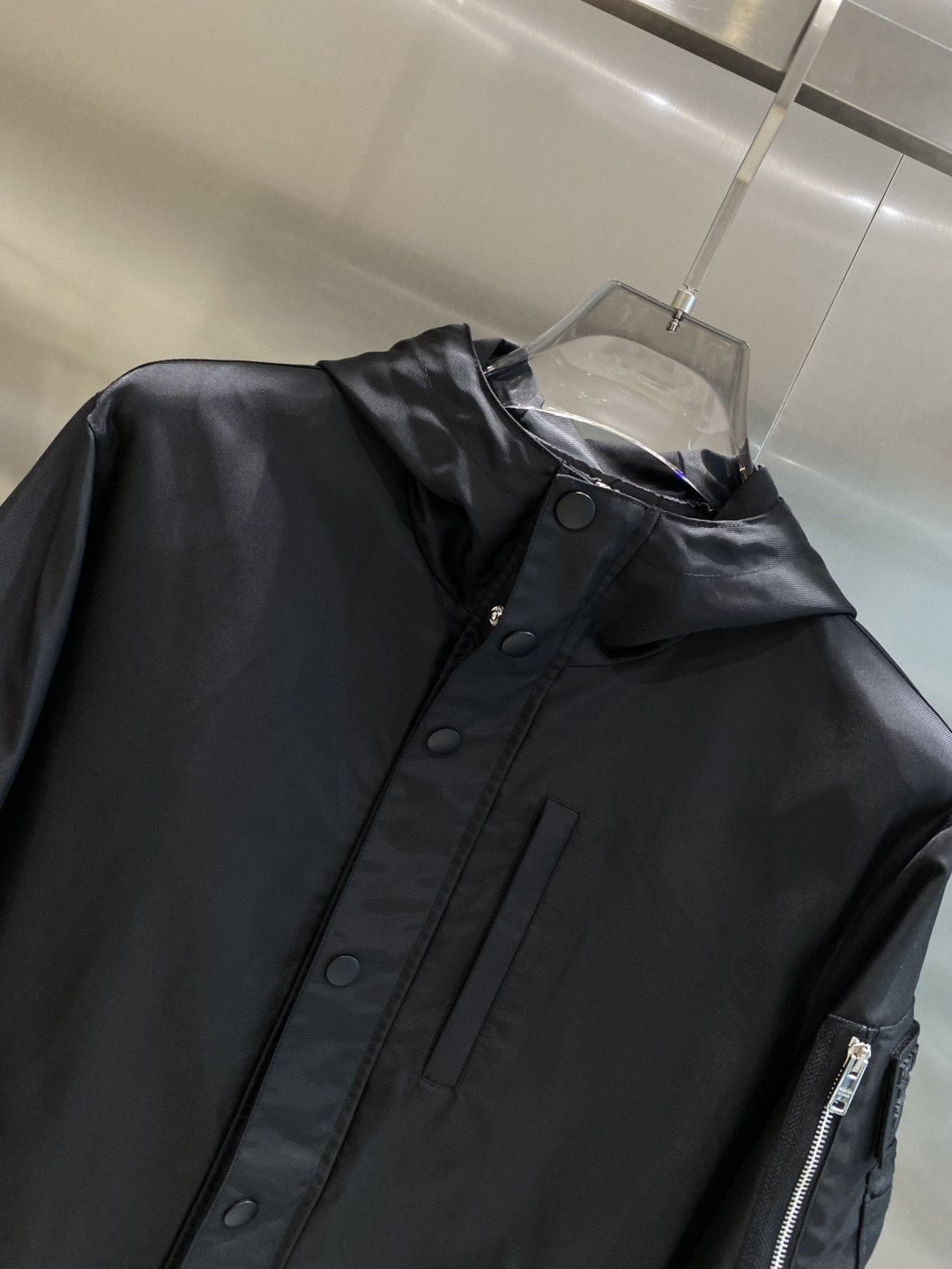 《𝙉𝙚𝙬🤍🖤普家》2025ss秋冬新款领爆款外套，经典款式设计，款式新颖，耐穿舒适不易变版型修身时尚，上