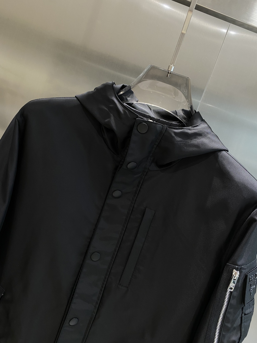 《𝙉𝙚𝙬🤍🖤普家》2025ss秋冬新款领爆款外套，经典款式设计，款式新颖，耐穿舒适不易变版型修身时尚，上