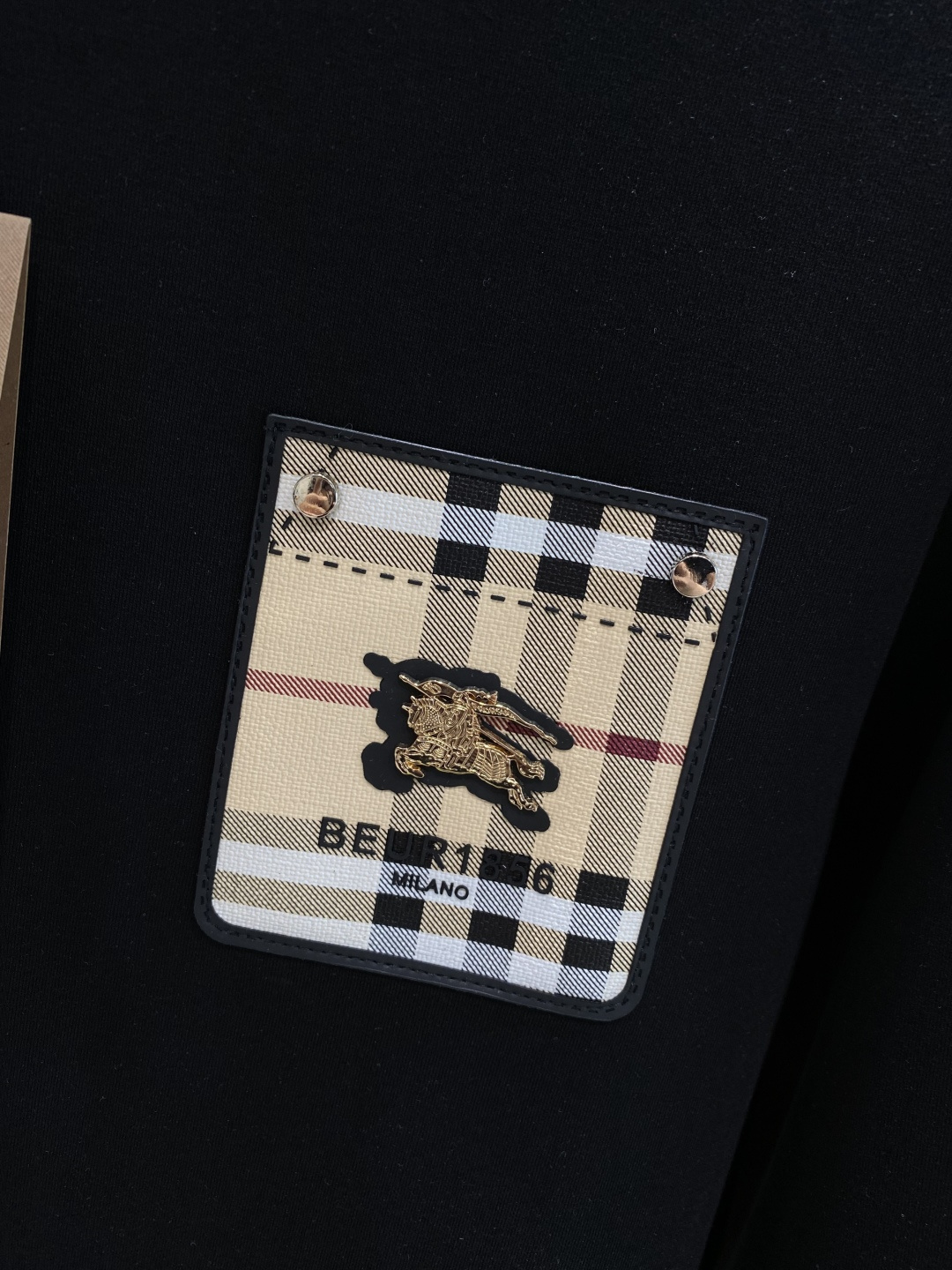 《𝙉𝙚𝙬🤍🖤巴家》25秋冬新品空气层 圆领卫衣，正面品牌标识设计，创意重释品牌标志性设计，采用400克重