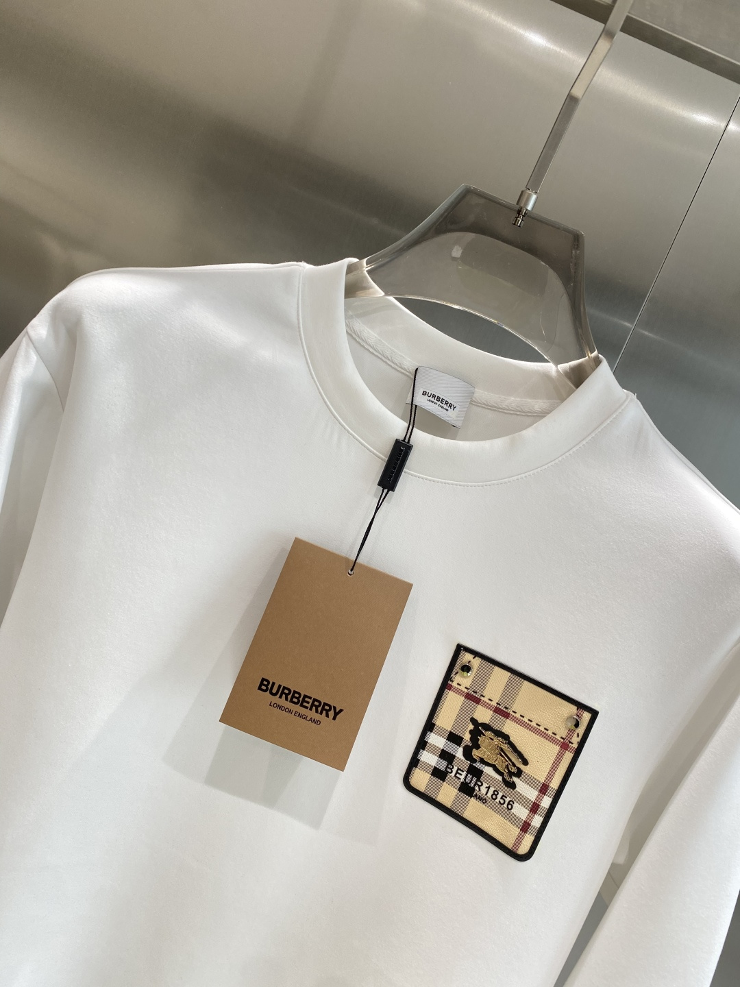 《𝙉𝙚𝙬🤍🖤巴家》25秋冬新品空气层 圆领卫衣，正面品牌标识设计，创意重释品牌标志性设计，采用400克重