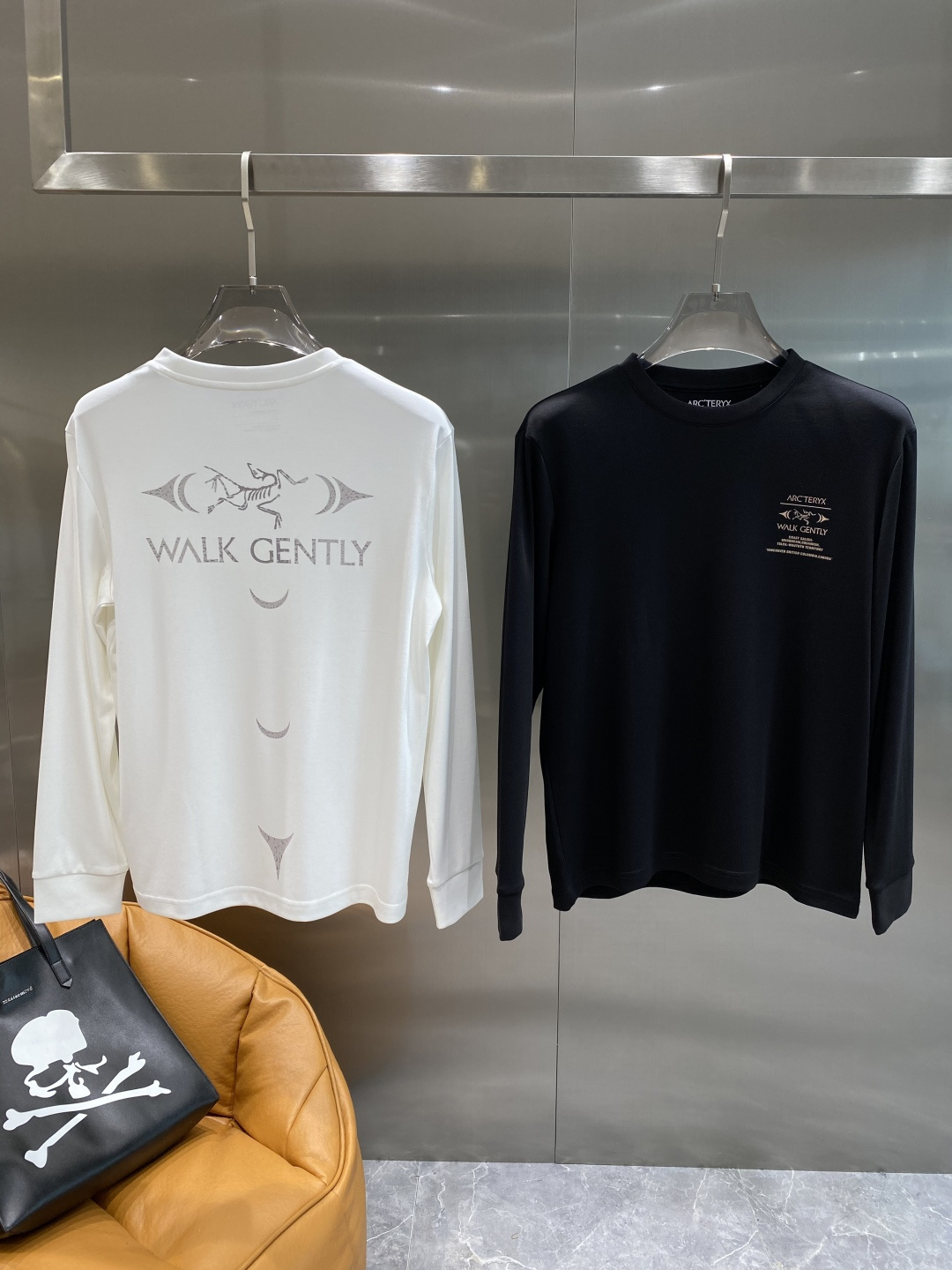 NO:530924,'Bird Family' New Trade Order Round Neck Long Sleeve Base Shirt Long Sleeve T-shirt Internet Celebrity Style!  The upper body is comfortable and breathable, and the overall body has a rich three-dimensional sense. Quality export orders meet the simple needs of commuters for dressing. The upper body is very effective, it looks slim and does not picky about the figure. The fabric workmanship... Improper, good craftsmanship can make a good taste, a must-have item for people handwriting. Number of S-3XL the next day, jil sander,tees, t-shirt, alexander wang19860909《鸟家》 新款贸易订单圆领长袖打底衫长袖T恤网红款！上身舒适透气,整体有着丰富的立体感,品质出口订单,满足通勤人们对于着装的简约需求,上身效果很好,显瘦,不挑剔身材.面料做工....无可挑剔,好工艺好面料才能穿出好品味一款,人手必备单品 码数S-3XL隔天,,jil sander,tees，t-shirt,alexander wang,Men's clothing