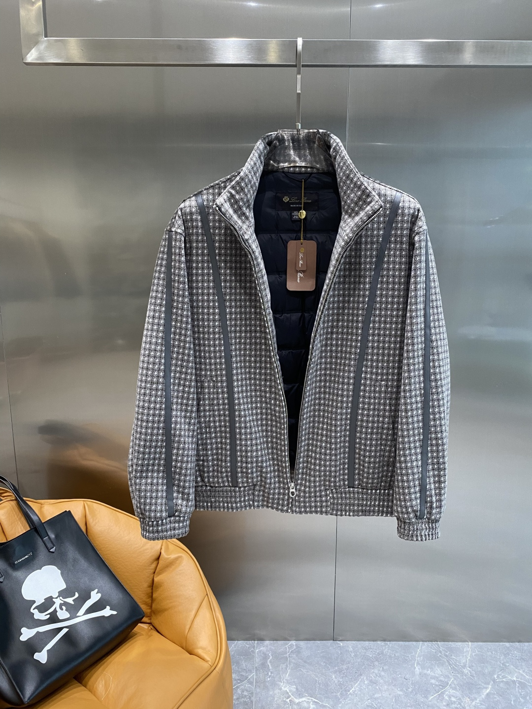 《𝙉𝙚𝙬🤍🖤lP🆕》25ss早秋【新品】鹅绒夹克外套爆款 秋冬专柜新款休闲时尚夹克外套！超前卫设计风格 