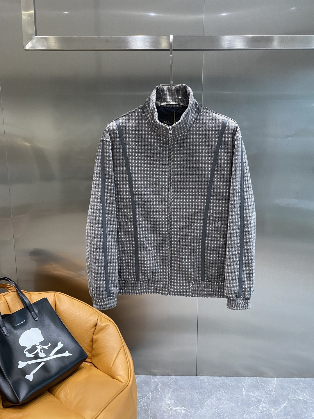 《𝙉𝙚𝙬🤍🖤lP🆕》25ss早秋【新品】鹅绒夹克外套爆款 秋冬专柜新款休闲时尚夹克外套！超前卫设计风格 