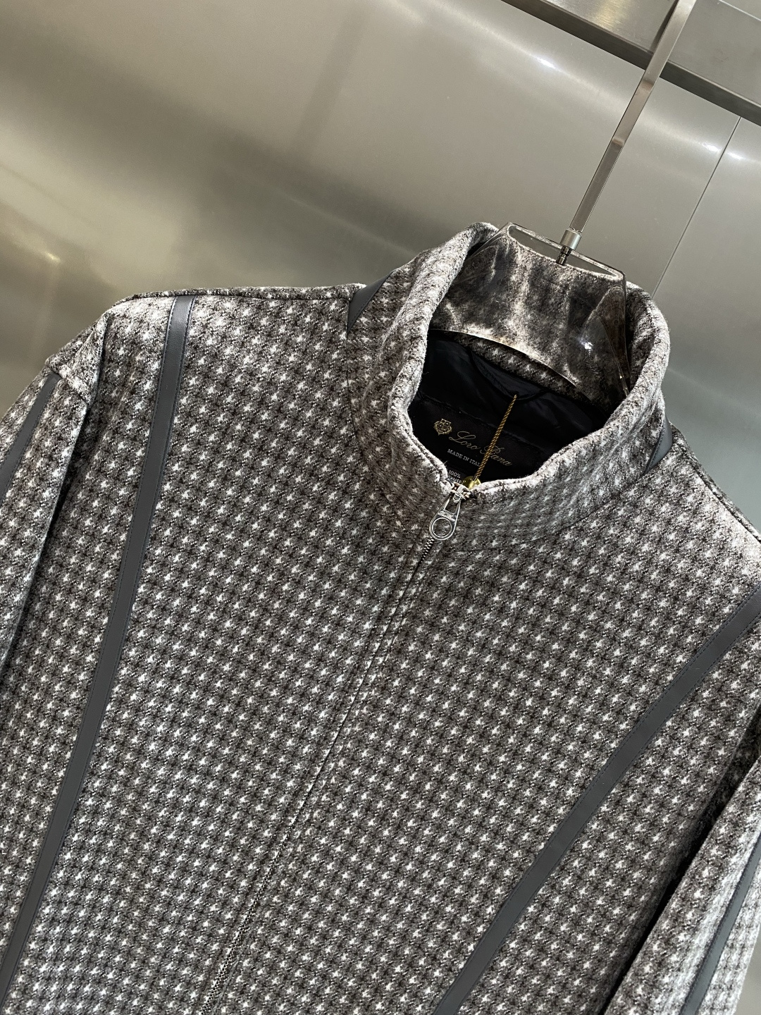 《𝙉𝙚𝙬🤍🖤lP🆕》25ss早秋【新品】鹅绒夹克外套爆款 秋冬专柜新款休闲时尚夹克外套！超前卫设计风格 