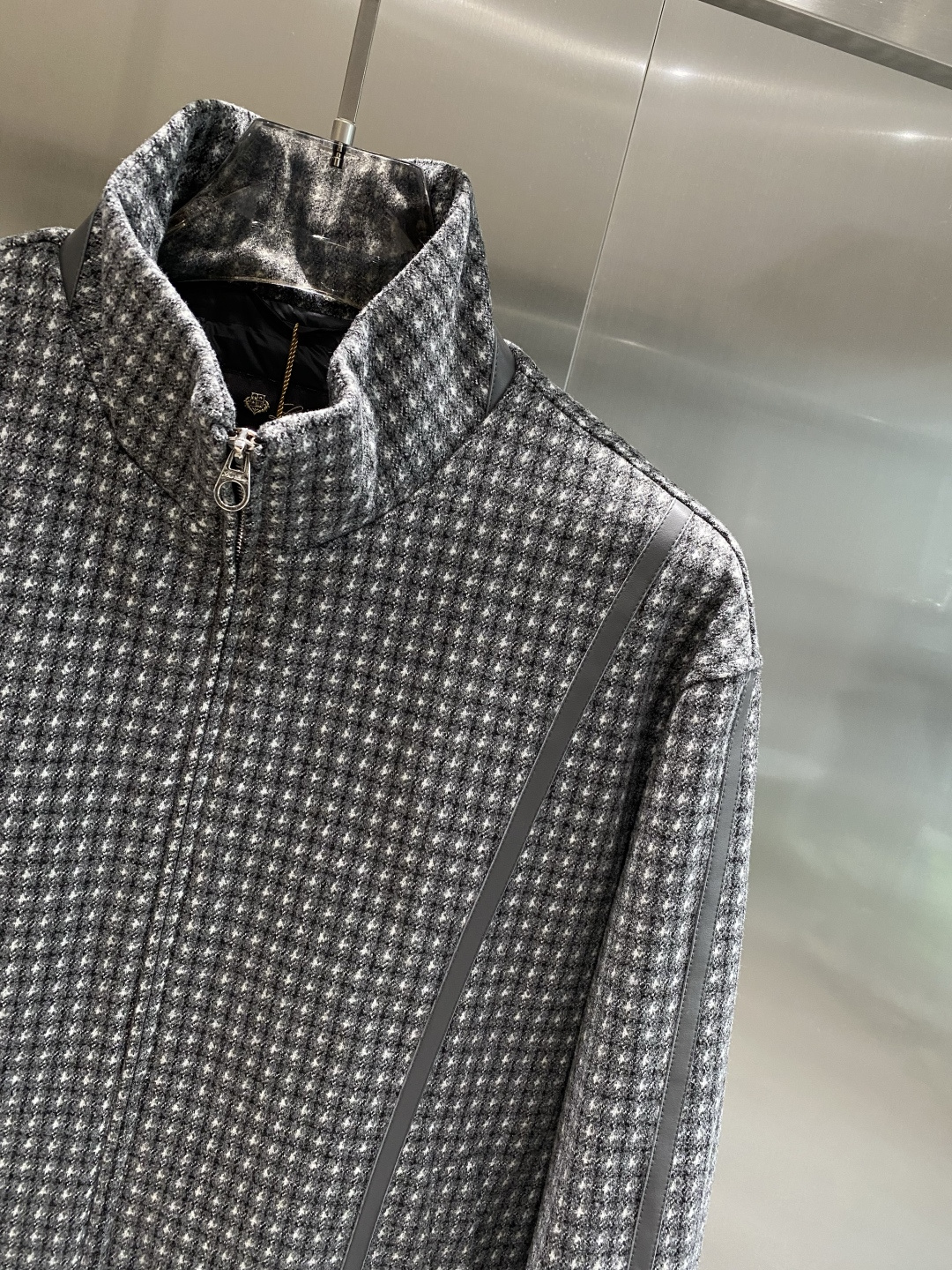 《𝙉𝙚𝙬🤍🖤lP🆕》25ss早秋【新品】鹅绒夹克外套爆款 秋冬专柜新款休闲时尚夹克外套！超前卫设计风格 