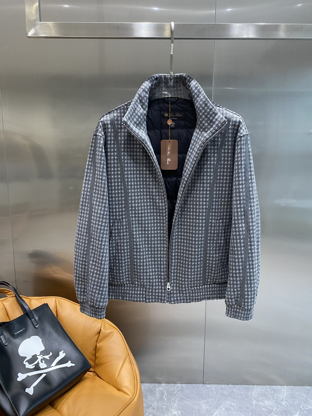 《𝙉𝙚𝙬🤍🖤lP🆕》25ss早秋【新品】鹅绒夹克外套爆款 秋冬专柜新款休闲时尚夹克外套！超前卫设计风格 