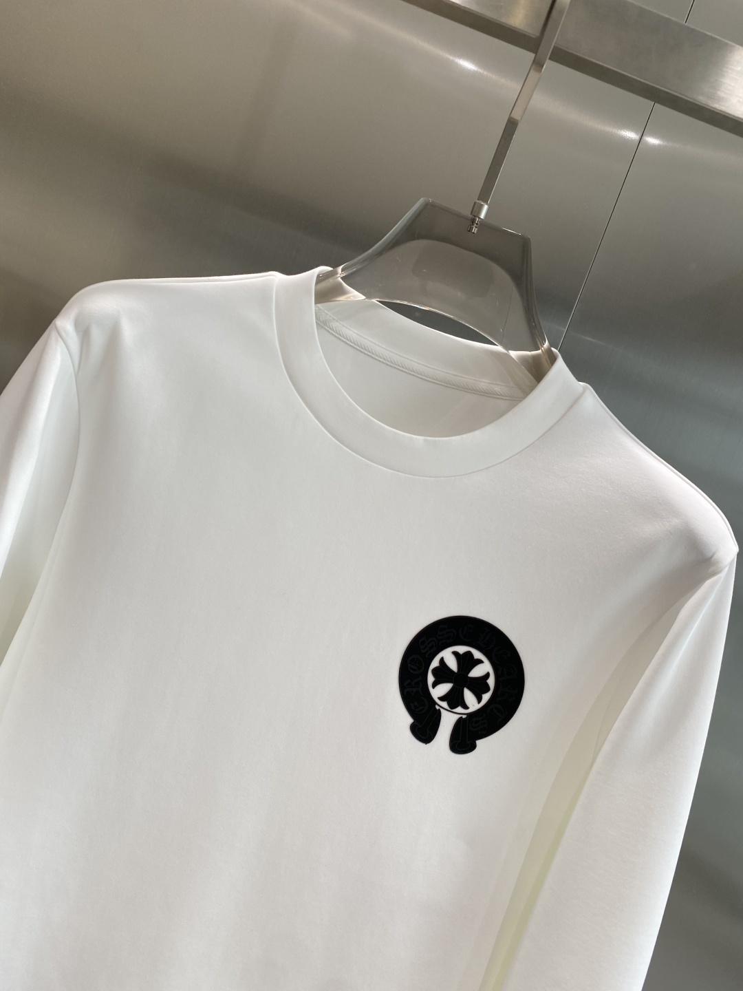 《𝙉𝙚𝙬🤍🖤克罗心》25秋冬新品空气层 圆领卫衣，正面品牌标识设计，创意重释品牌标志性设计，采用400克