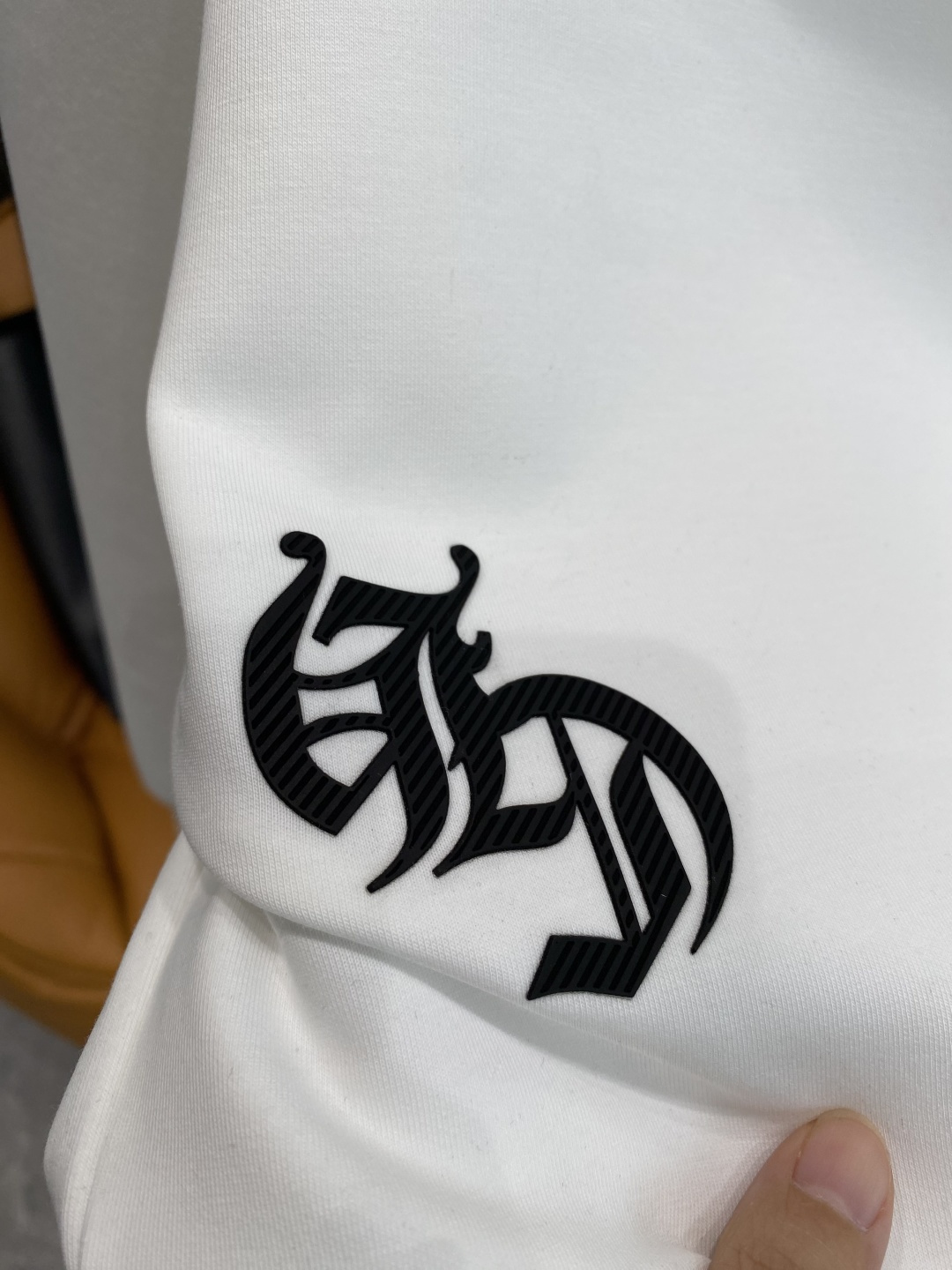 《𝙉𝙚𝙬🤍🖤克罗心》25秋冬新品空气层 圆领卫衣，正面品牌标识设计，创意重释品牌标志性设计，采用400克