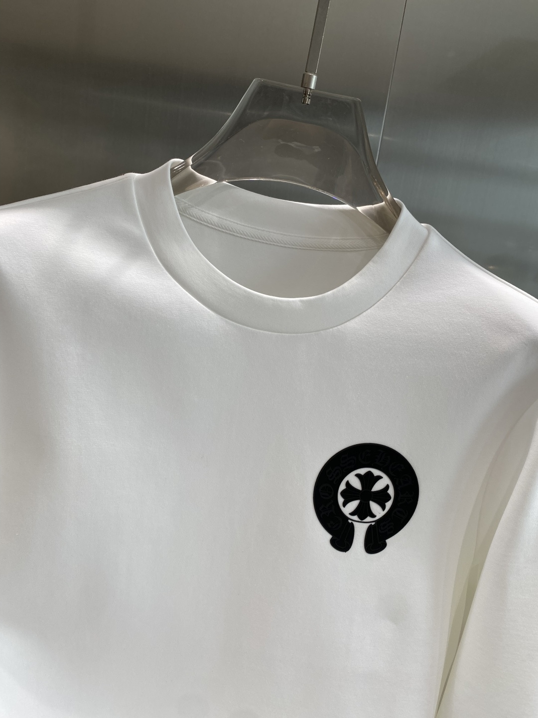 《𝙉𝙚𝙬🤍🖤克罗心》25秋冬新品空气层 圆领卫衣，正面品牌标识设计，创意重释品牌标志性设计，采用400克