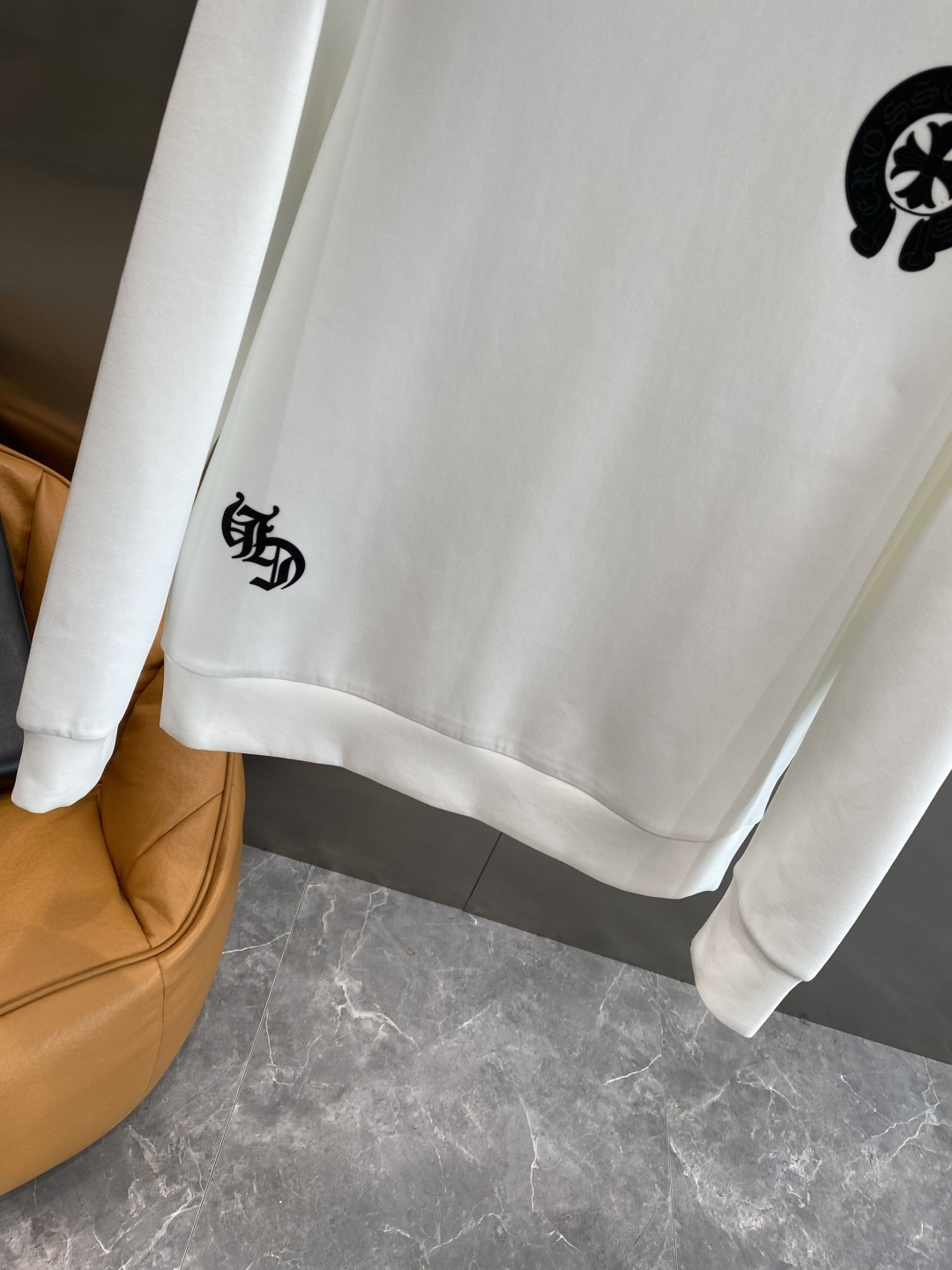 《𝙉𝙚𝙬🤍🖤克罗心》25秋冬新品空气层 圆领卫衣，正面品牌标识设计，创意重释品牌标志性设计，采用400克