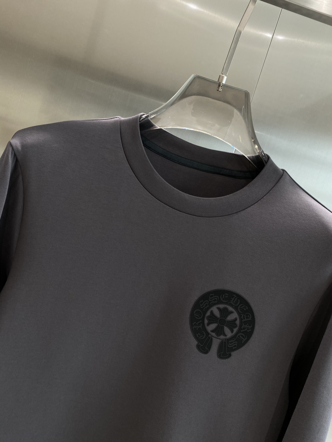 《𝙉𝙚𝙬🤍🖤克罗心》25秋冬新品空气层 圆领卫衣，正面品牌标识设计，创意重释品牌标志性设计，采用400克