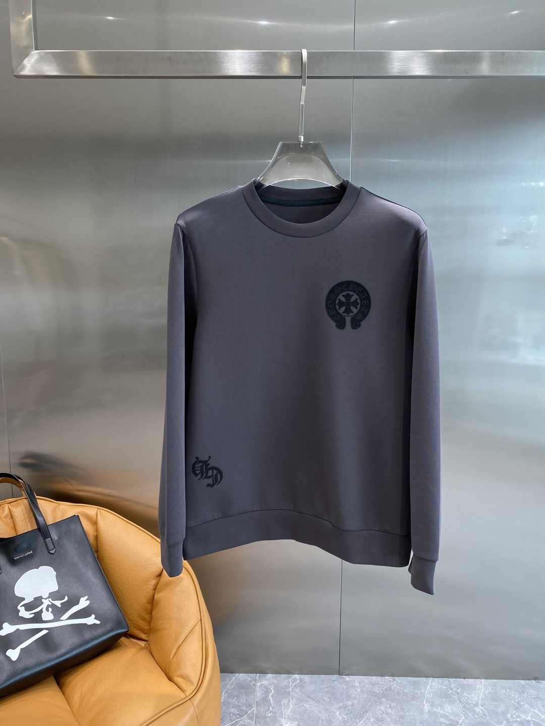 《𝙉𝙚𝙬🤍🖤克罗心》25秋冬新品空气层 圆领卫衣，正面品牌标识设计，创意重释品牌标志性设计，采用400克