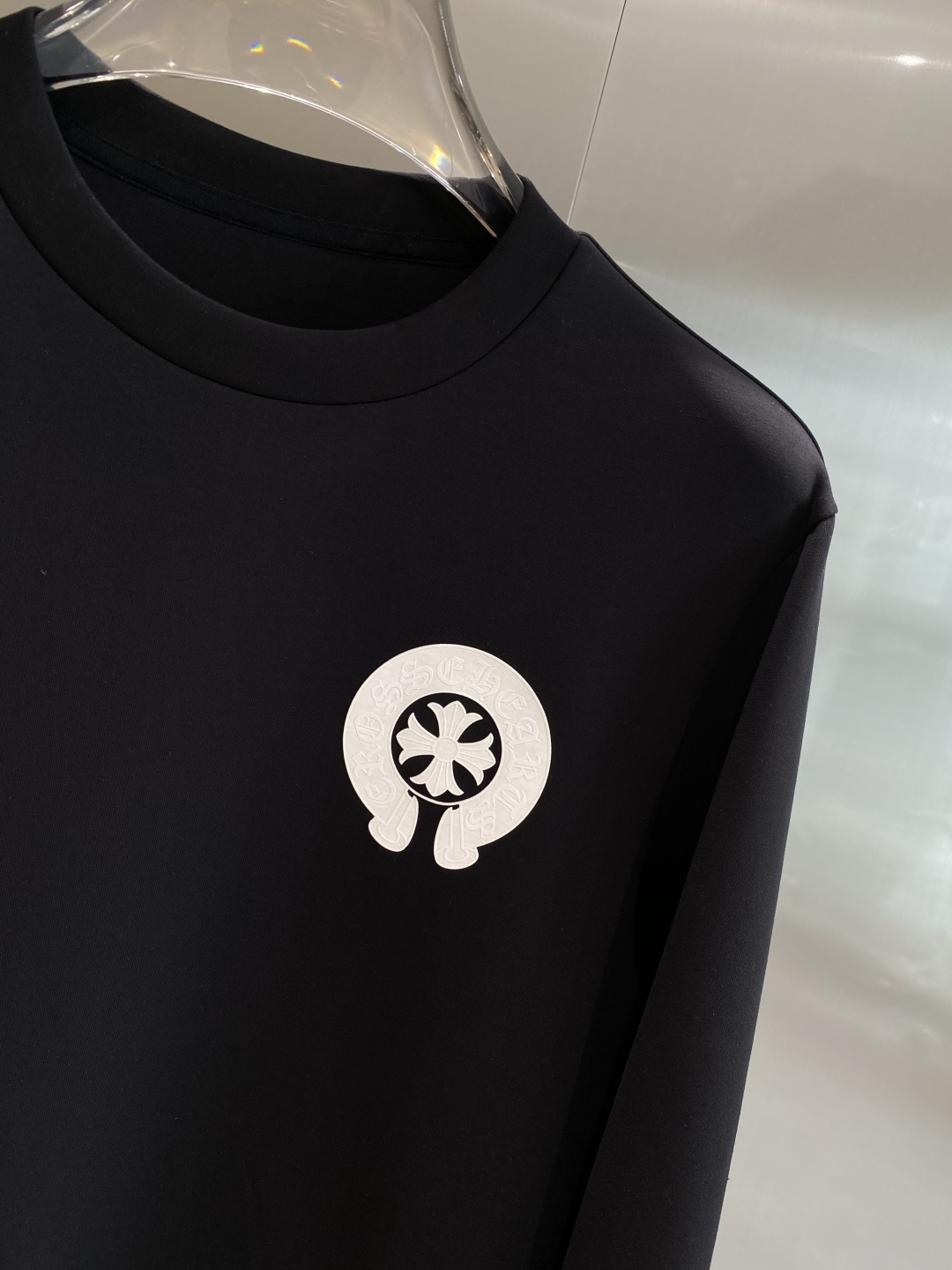 《𝙉𝙚𝙬🤍🖤克罗心》25秋冬新品空气层 圆领卫衣，正面品牌标识设计，创意重释品牌标志性设计，采用400克