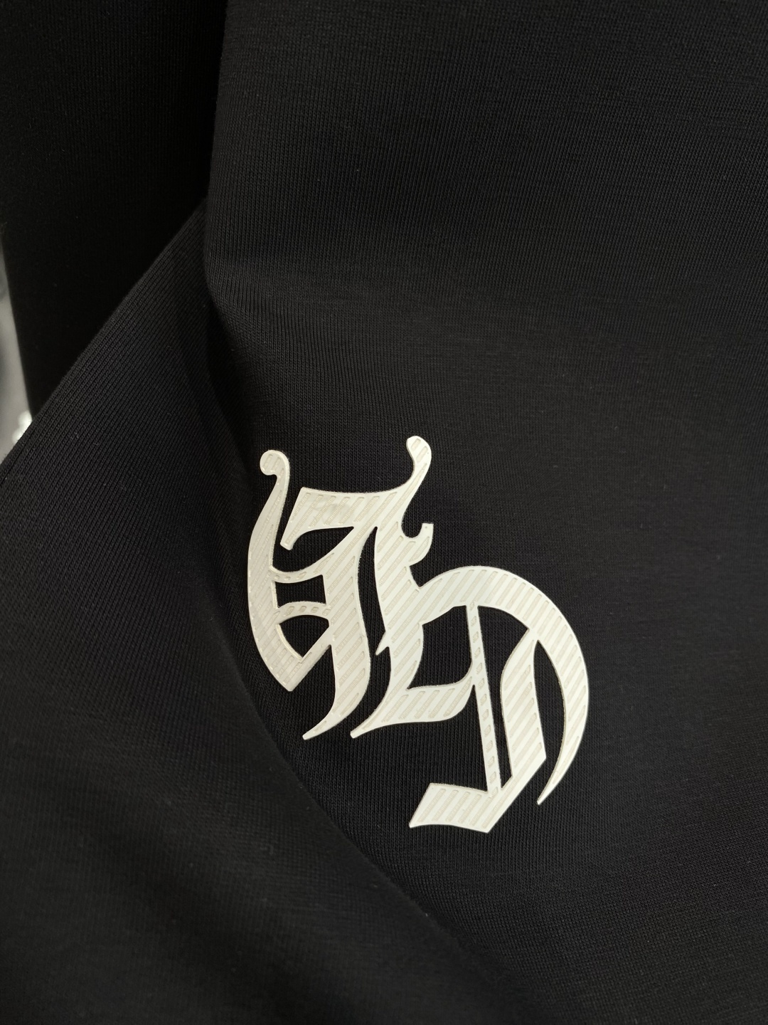 《𝙉𝙚𝙬🤍🖤克罗心》25秋冬新品空气层 圆领卫衣，正面品牌标识设计，创意重释品牌标志性设计，采用400克