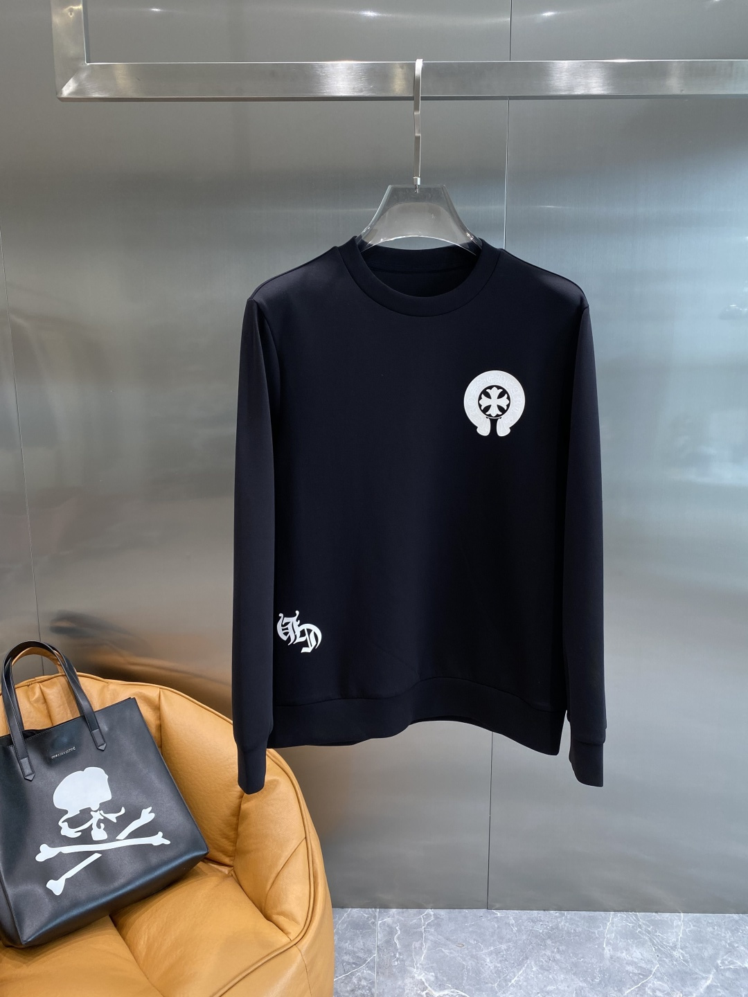 《𝙉𝙚𝙬🤍🖤克罗心》25秋冬新品空气层 圆领卫衣，正面品牌标识设计，创意重释品牌标志性设计，采用400克