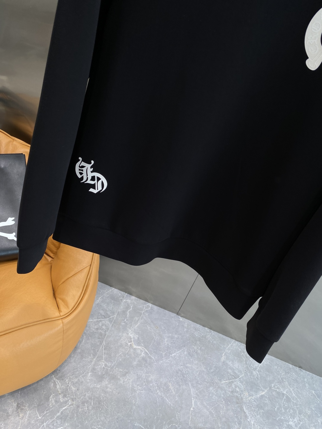 《𝙉𝙚𝙬🤍🖤克罗心》25秋冬新品空气层 圆领卫衣，正面品牌标识设计，创意重释品牌标志性设计，采用400克