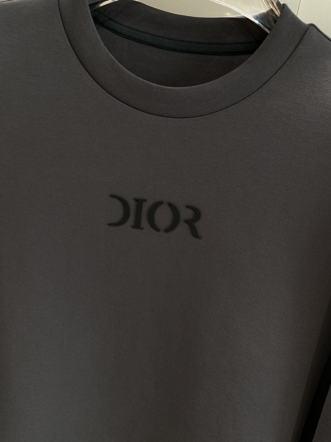 《𝙉𝙚𝙬🤍🖤迪奥》25秋冬新品空气层 圆领卫衣，正面品牌标识设计，创意重释品牌标志性设计，采用400克重