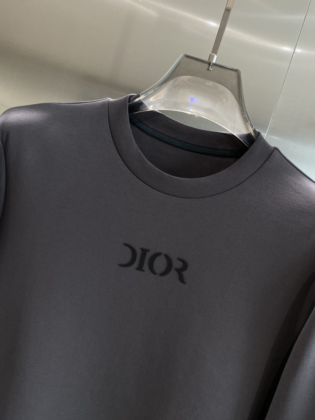 《𝙉𝙚𝙬🤍🖤迪奥》25秋冬新品空气层 圆领卫衣，正面品牌标识设计，创意重释品牌标志性设计，采用400克重