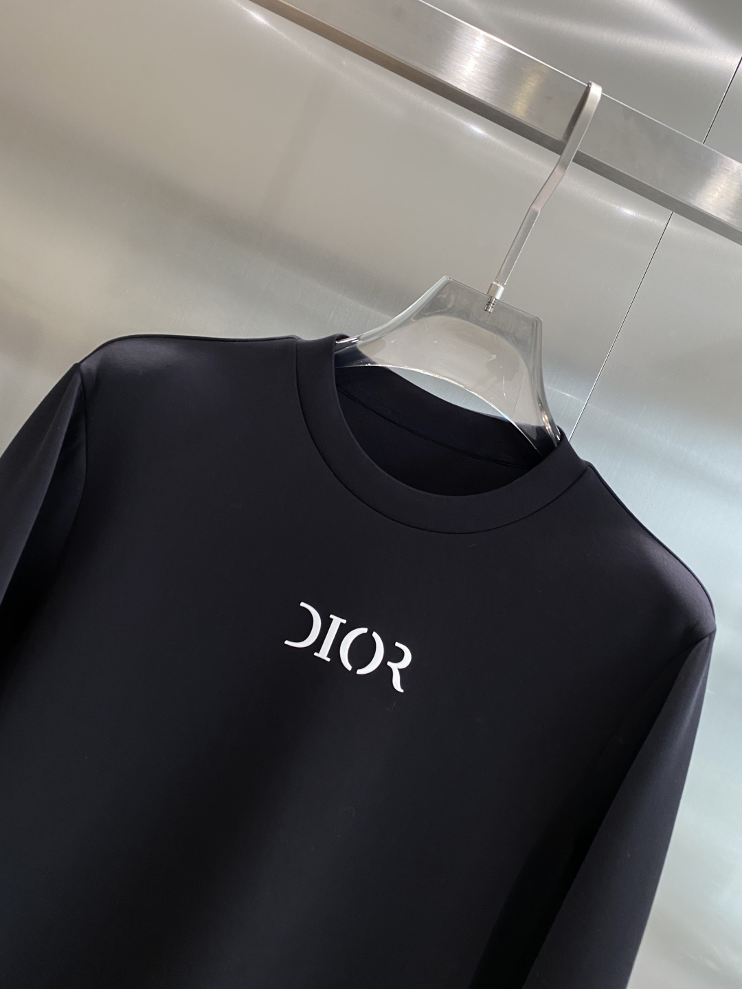 《𝙉𝙚𝙬🤍🖤迪奥》25秋冬新品空气层 圆领卫衣，正面品牌标识设计，创意重释品牌标志性设计，采用400克重