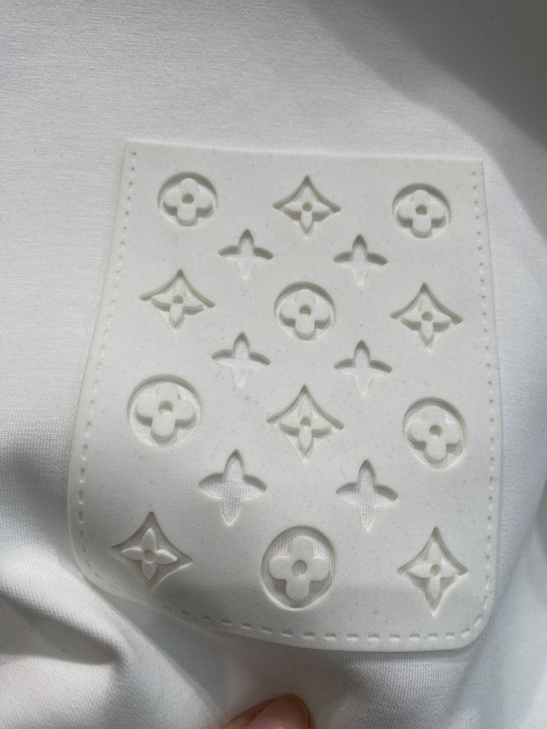 《𝙉𝙚𝙬🤍🖤LV》25秋冬新品空气层 圆领卫衣，正面品牌标识设计，创意重释品牌标志性设计，采用400克重