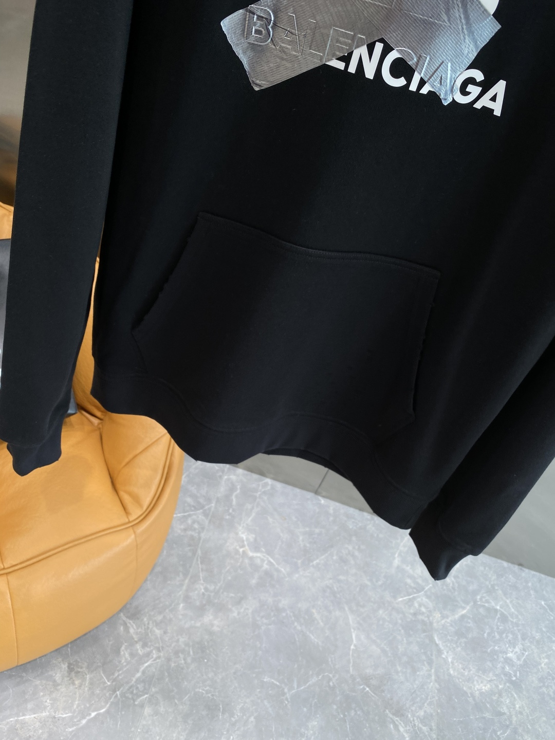 《𝙉𝙚𝙬🤍🖤巴黎世家》2025秋季最新款，专柜同步有售，原单狠货，爆款时尚休闲连帽卫衣，进口原版面料，独