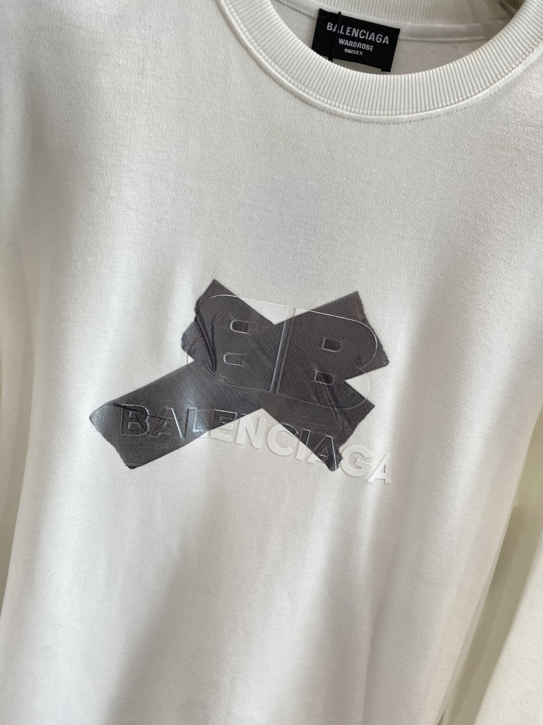 《𝙉𝙚𝙬🤍🖤巴黎世家》2025秋季最新款，专柜同步有售，原单狠货，爆款时尚休闲卫衣，进口原版面料，独特设