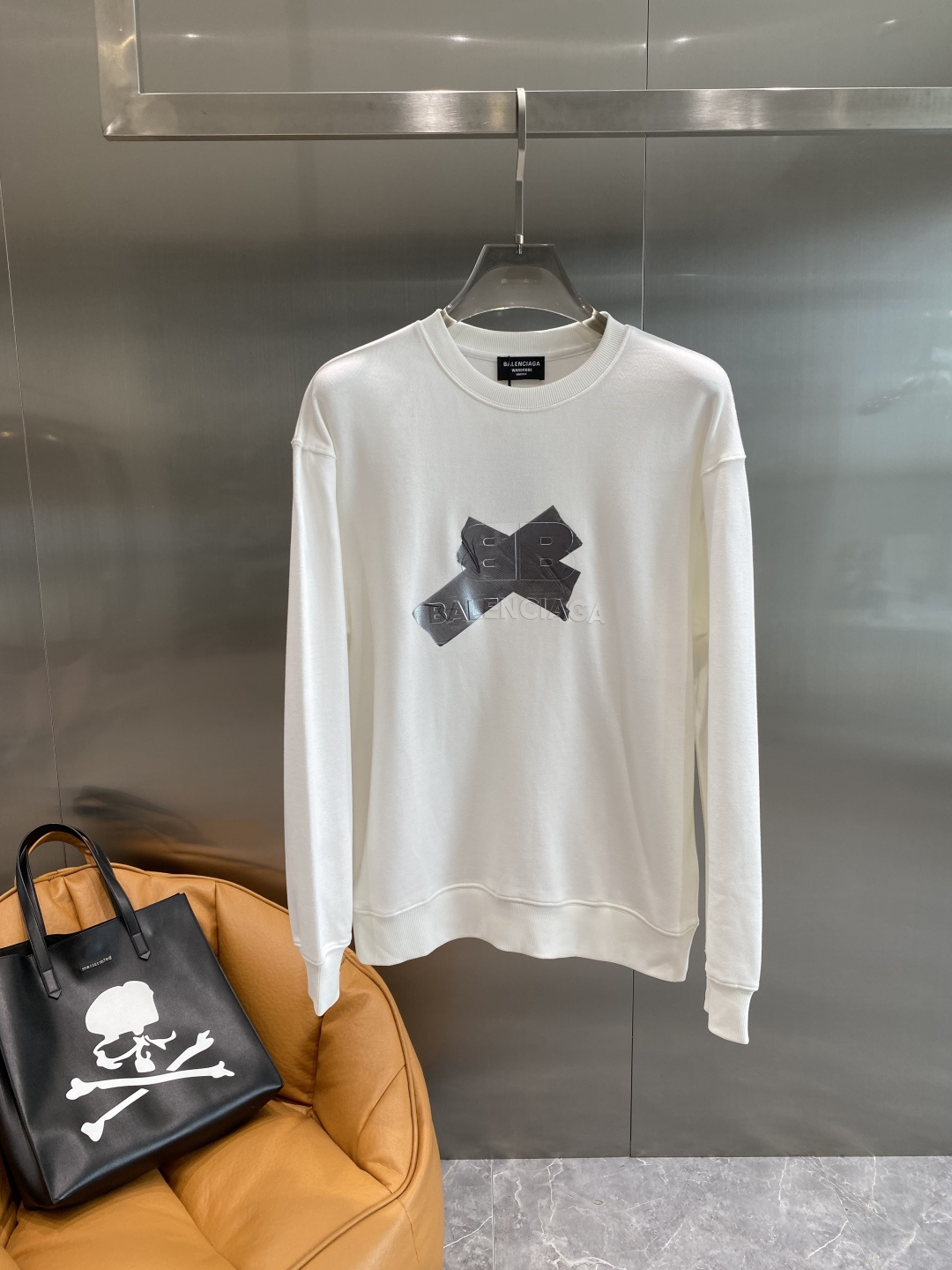 《𝙉𝙚𝙬🤍🖤巴黎世家》2025秋季最新款，专柜同步有售，原单狠货，爆款时尚休闲卫衣，进口原版面料，独特设