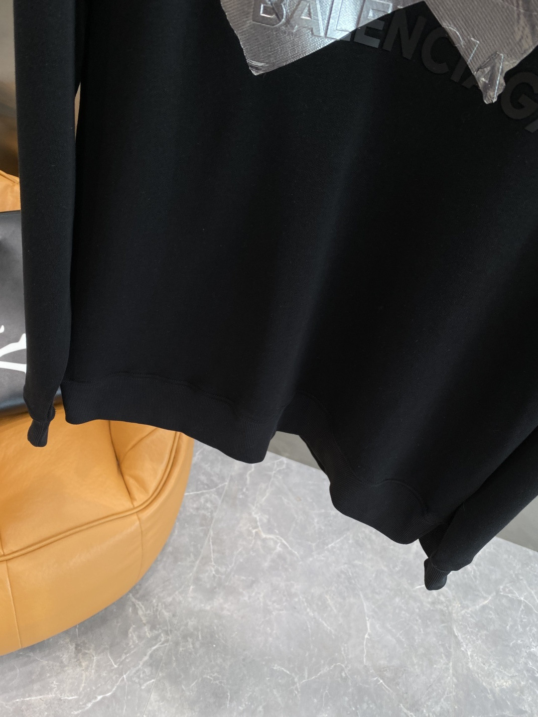 《𝙉𝙚𝙬🤍🖤巴黎世家》2025秋季最新款，专柜同步有售，原单狠货，爆款时尚休闲卫衣，进口原版面料，独特设