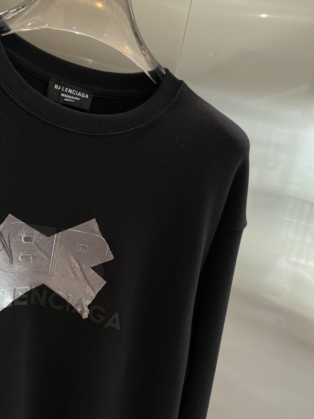 《𝙉𝙚𝙬🤍🖤巴黎世家》2025秋季最新款，专柜同步有售，原单狠货，爆款时尚休闲卫衣，进口原版面料，独特设