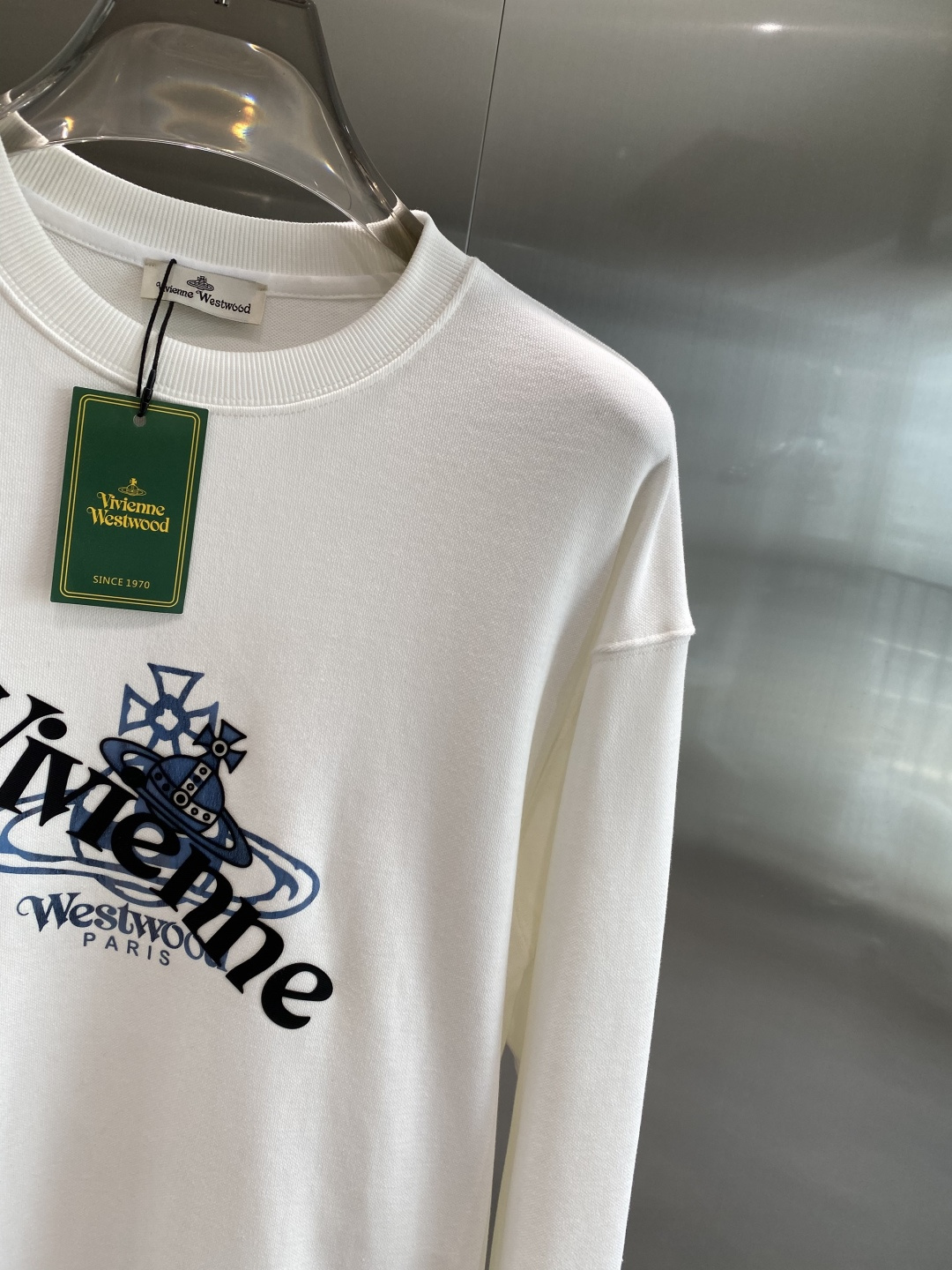 《𝙉𝙚𝙬🤍🖤西太后》2025秋季最新款，专柜同步有售，原单狠货，爆款时尚休闲卫衣，进口原版面料，独特设计