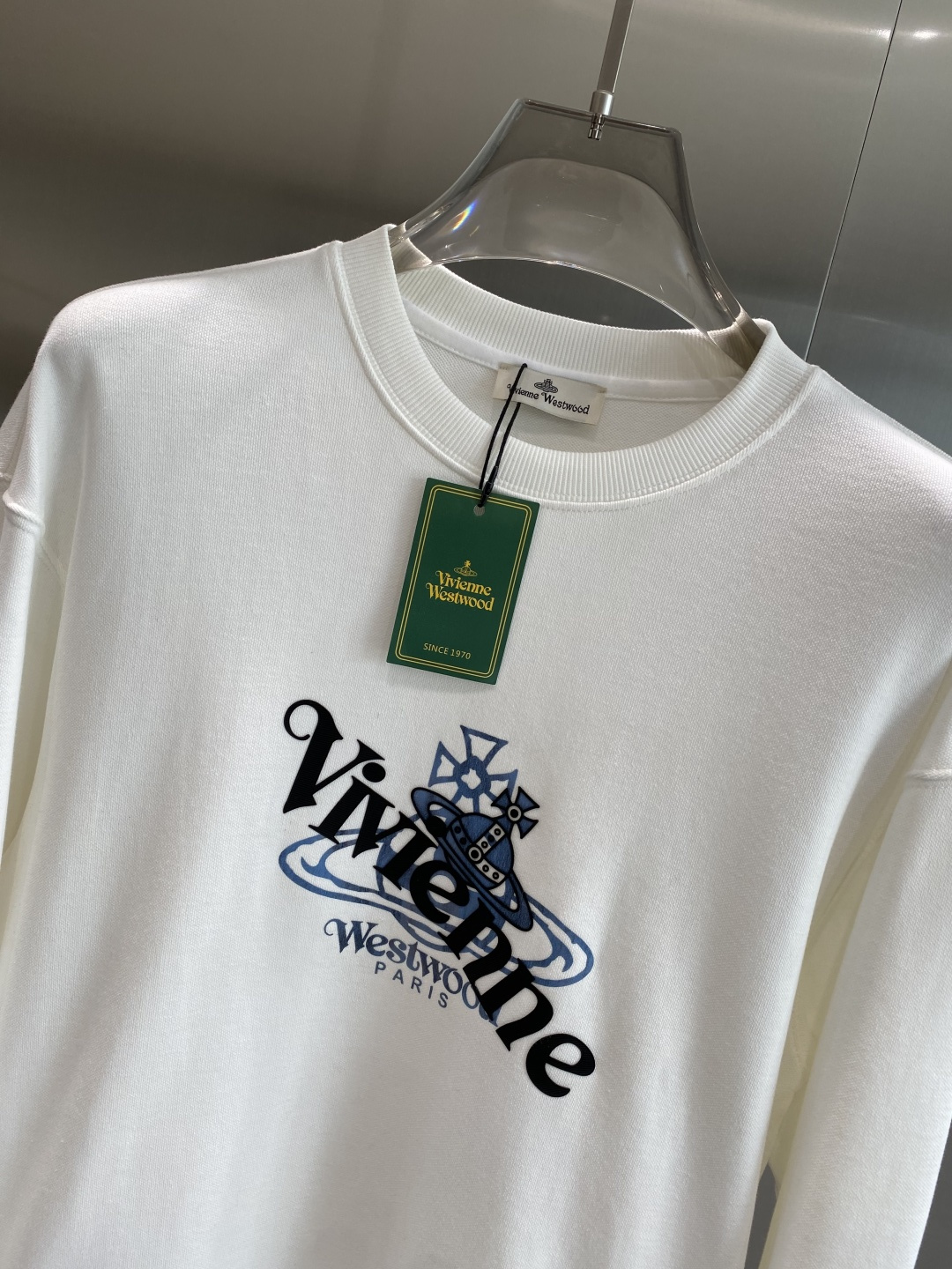 《𝙉𝙚𝙬🤍🖤西太后》2025秋季最新款，专柜同步有售，原单狠货，爆款时尚休闲卫衣，进口原版面料，独特设计