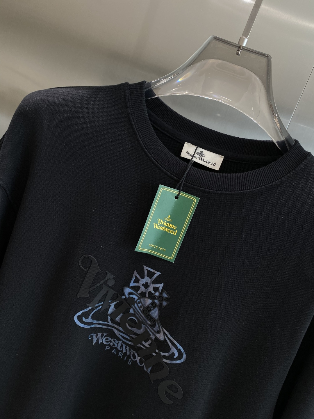 《𝙉𝙚𝙬🤍🖤西太后》2025秋季最新款，专柜同步有售，原单狠货，爆款时尚休闲卫衣，进口原版面料，独特设计