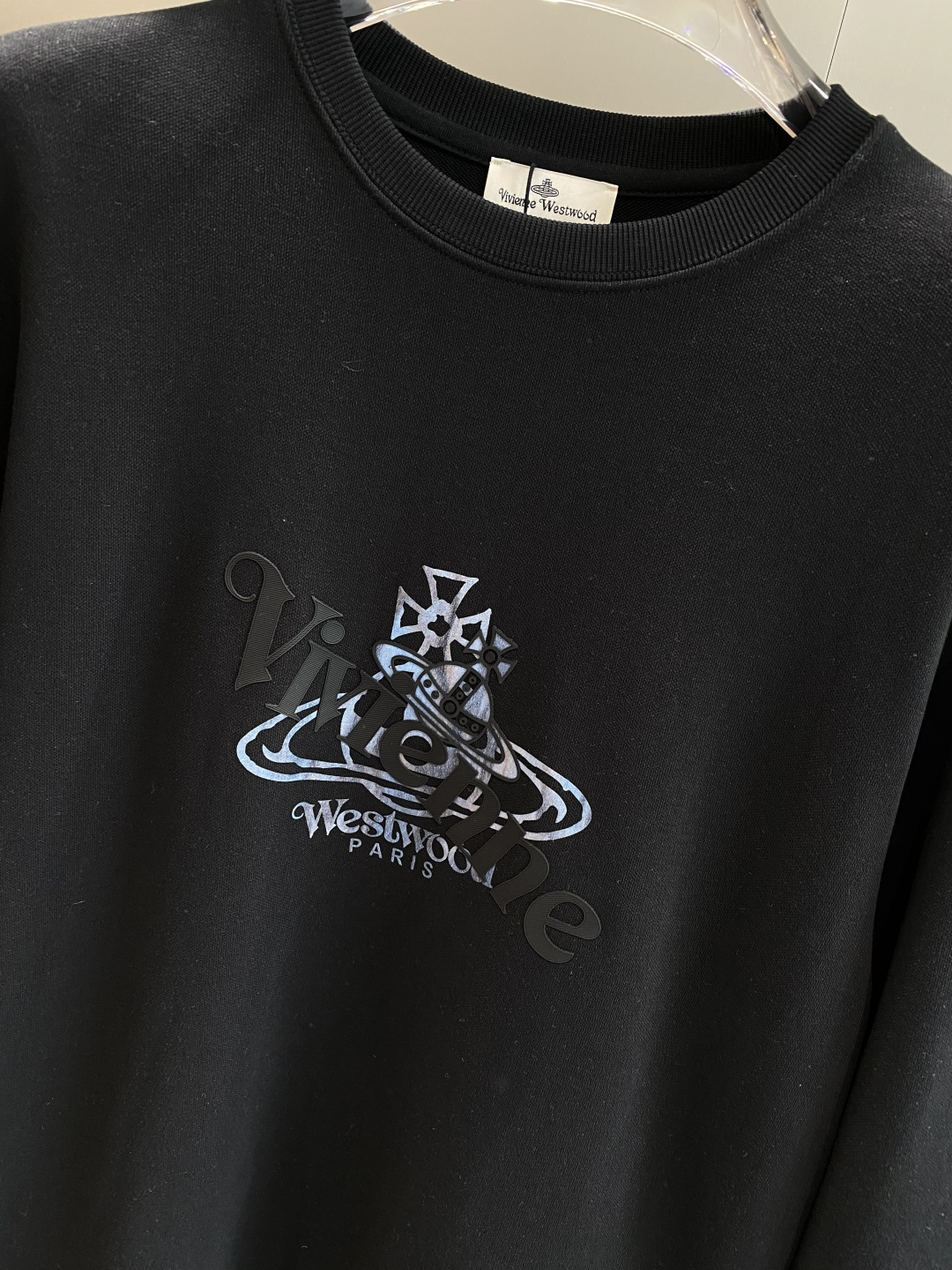 《𝙉𝙚𝙬🤍🖤西太后》2025秋季最新款，专柜同步有售，原单狠货，爆款时尚休闲卫衣，进口原版面料，独特设计